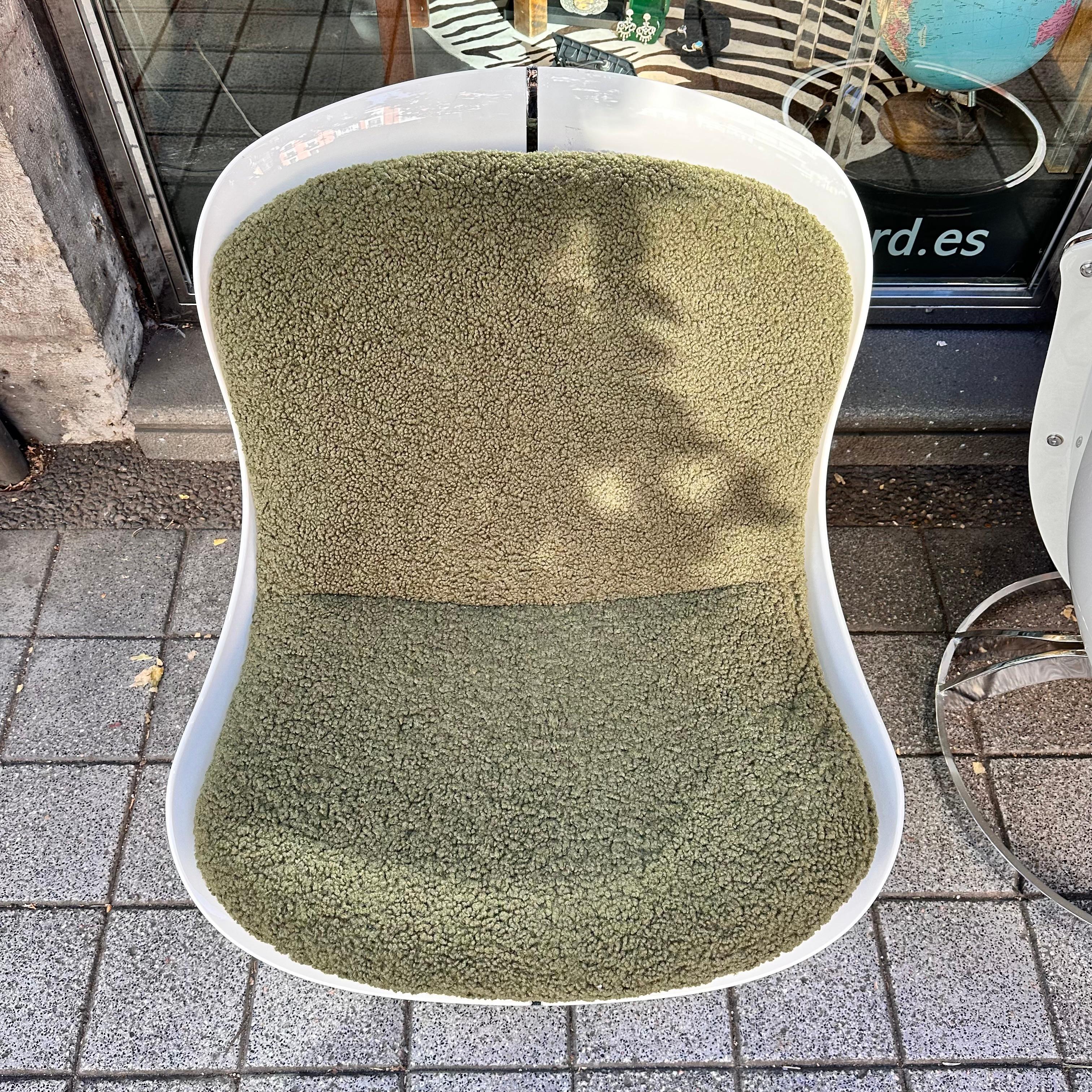 Acier Fauteuil Vintage Goldfinger, Greene & Greene, Michel Cadestin Style AGE en vente