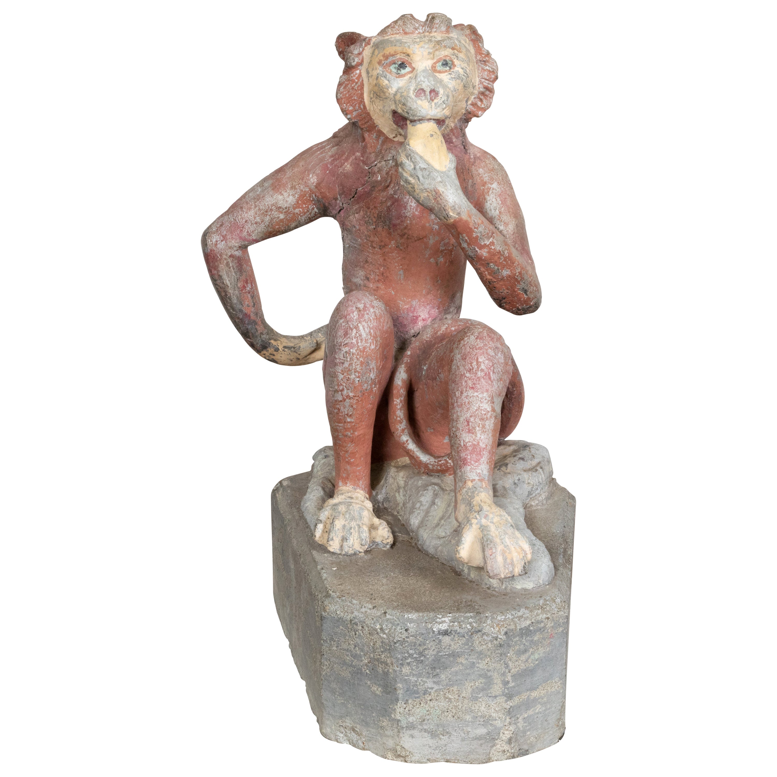 Sculpture française du milieu du siècle dernier en plomb représentant un singe mangeant une banane avec une patine vieillie en vente