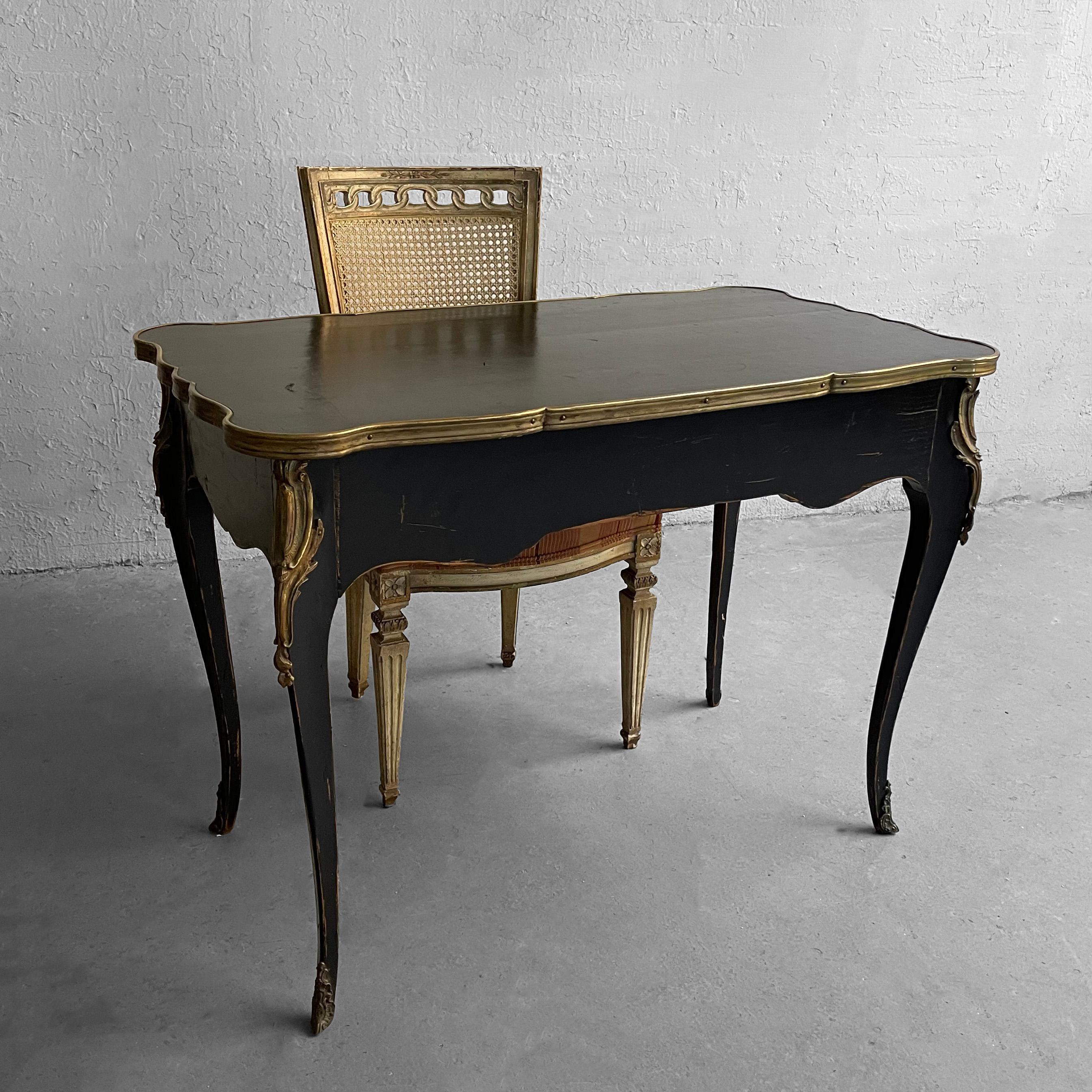 Französischer Schreibtisch im Louis-XV-Stil aus der Jahrhundertmitte im Angebot 1