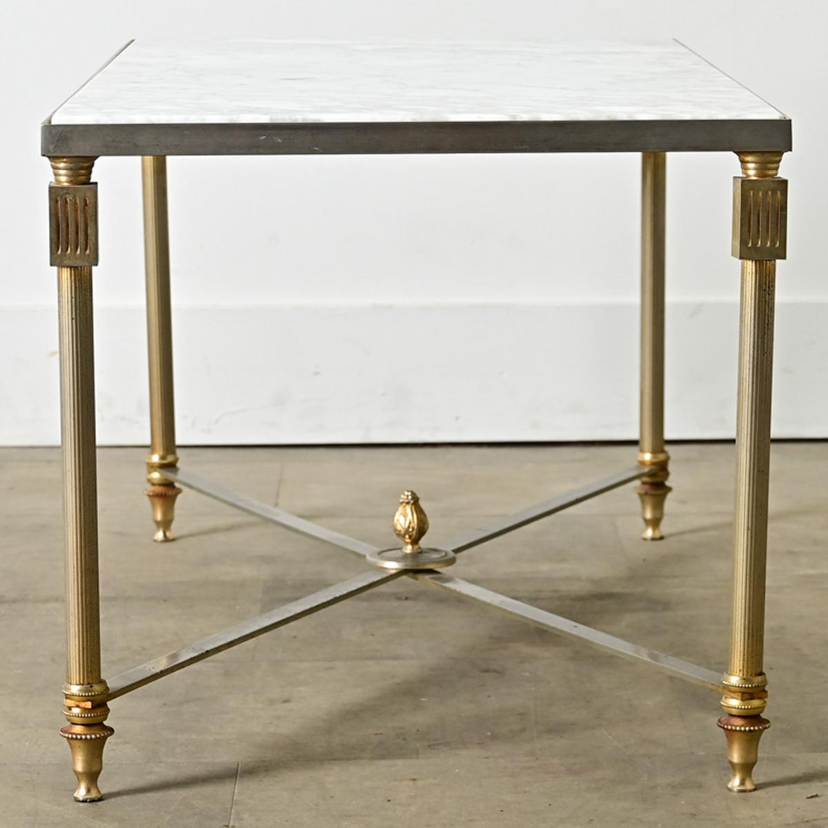 Hollywood Regency Table basse en marbre et laiton du milieu du siècle dernier en vente