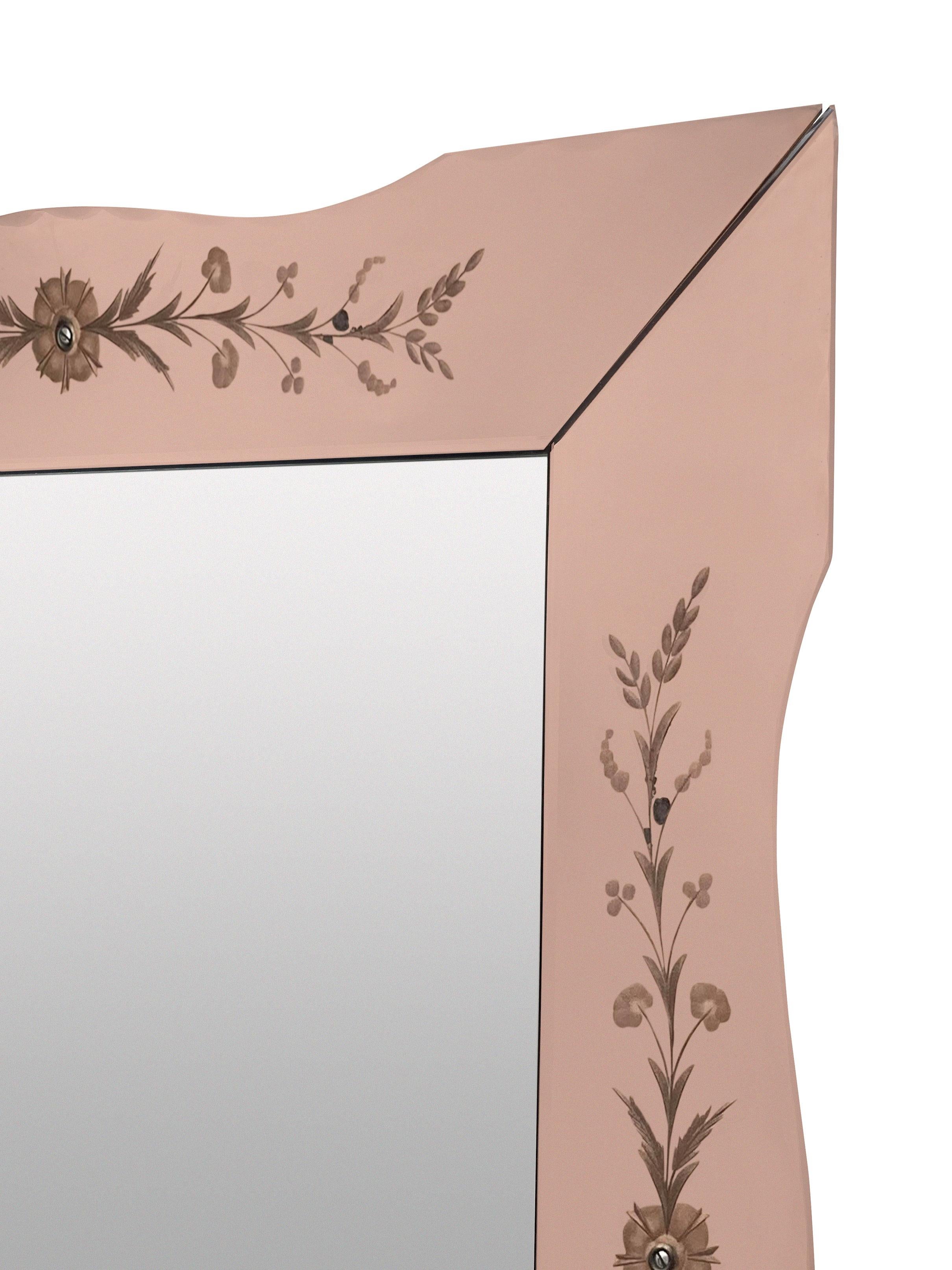 Français Miroir français du milieu du siècle avec bordure rose en vente