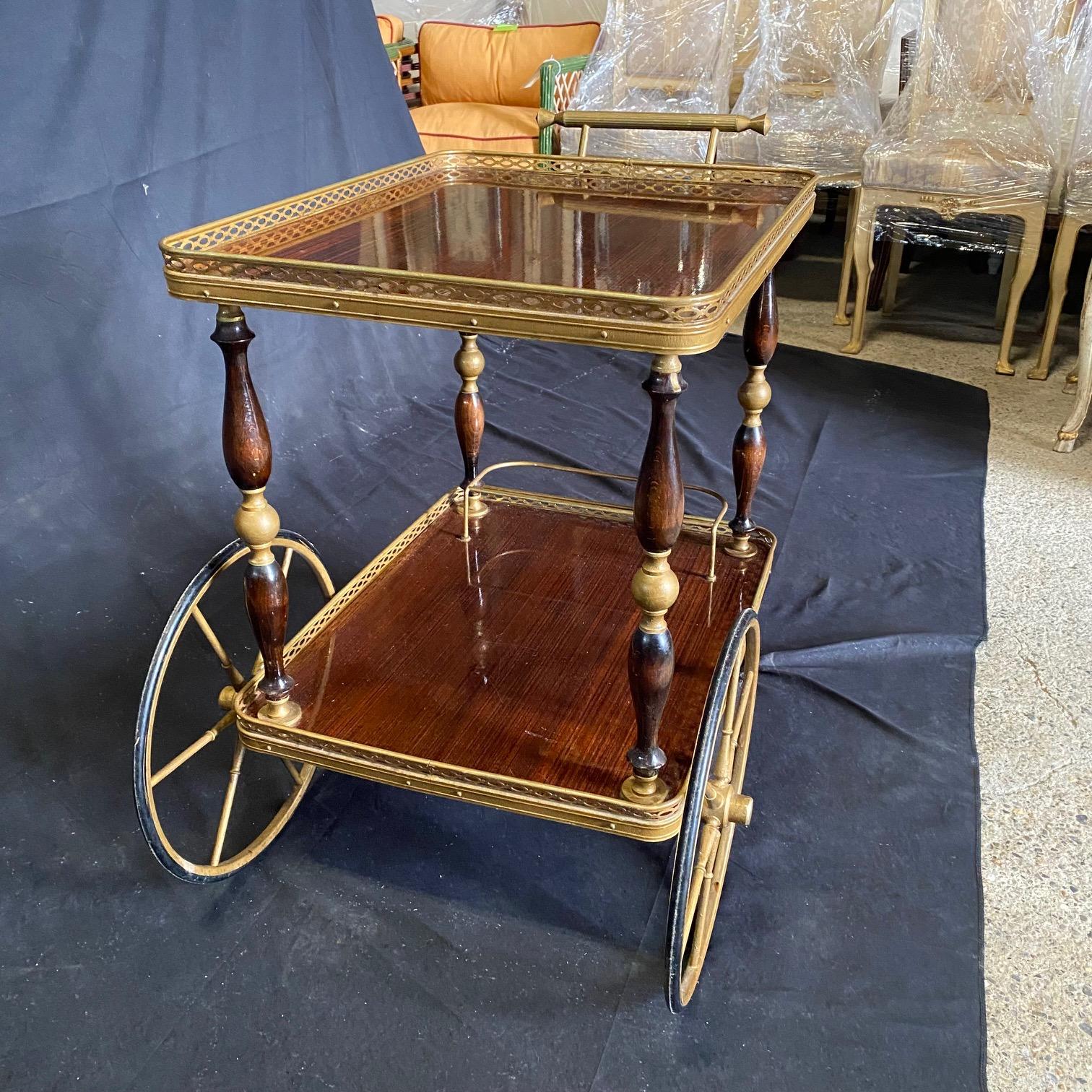 French Midcentury Modern Bar Trolley or Bar Cart with Brass and Formica  For Sale 4