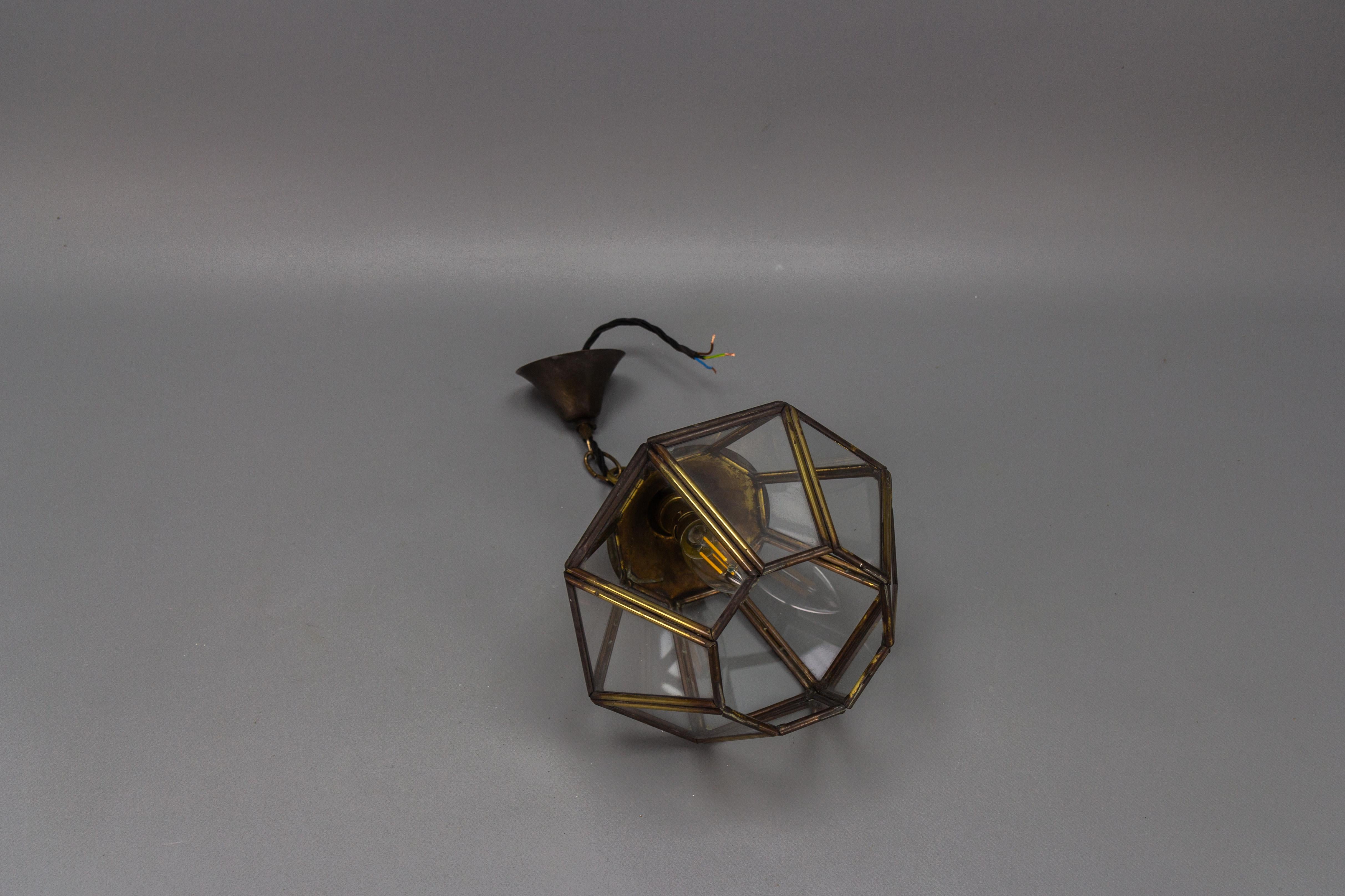 French Midcentury-Modern Brass and Clear Glass Octagonal Hanging Lantern For Sale 7