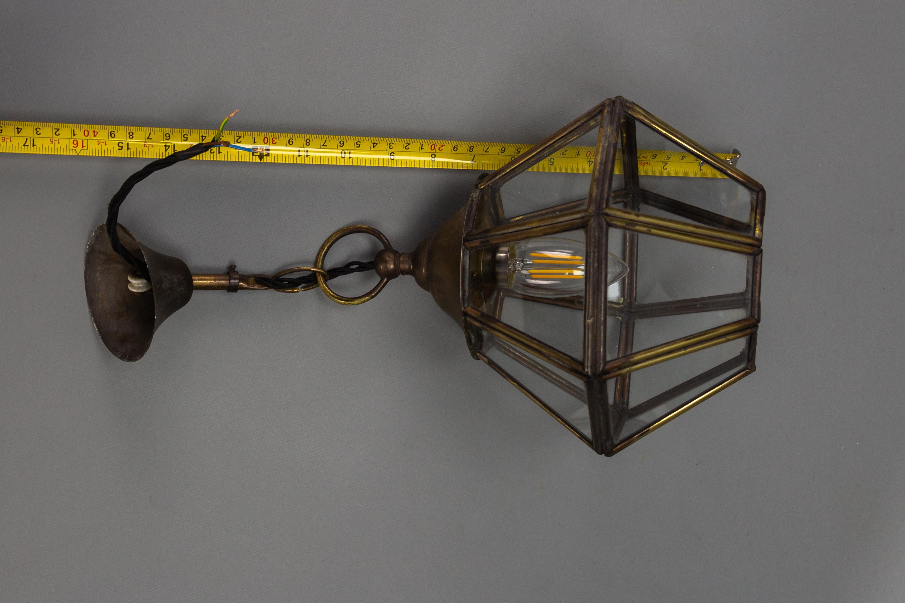 French Midcentury-Modern Brass and Clear Glass Octagonal Hanging Lantern For Sale 11