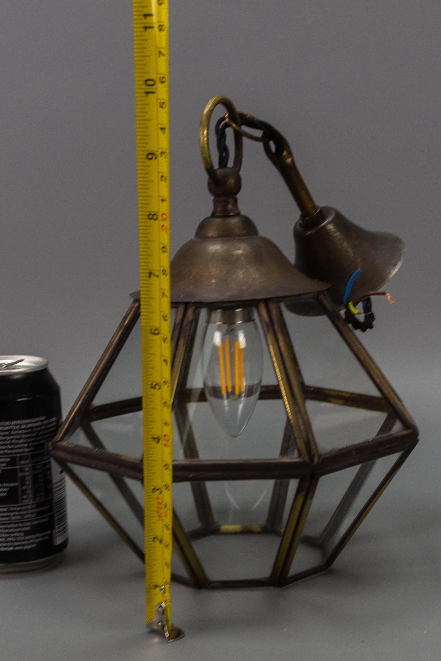 French Midcentury-Modern Brass and Clear Glass Octagonal Hanging Lantern For Sale 12