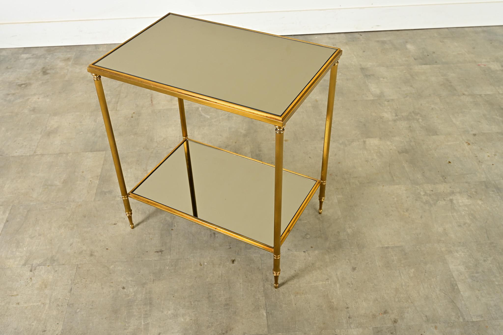Table-étagère en gradins, française et moderne, datant du milieu du siècle dernier en vente 2