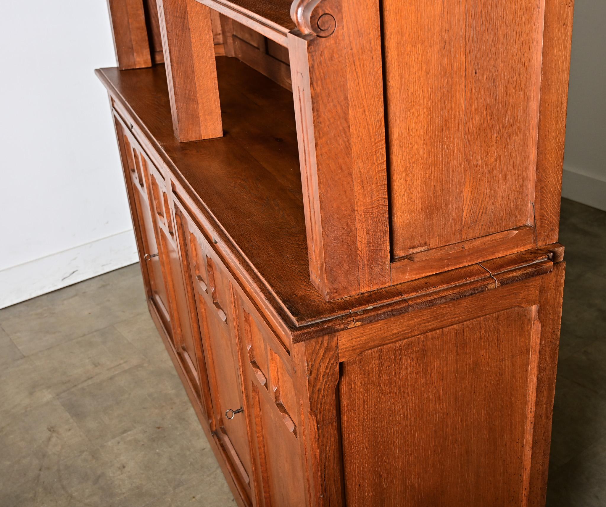 Libreria francese del Medioevo in Oak in vendita 2