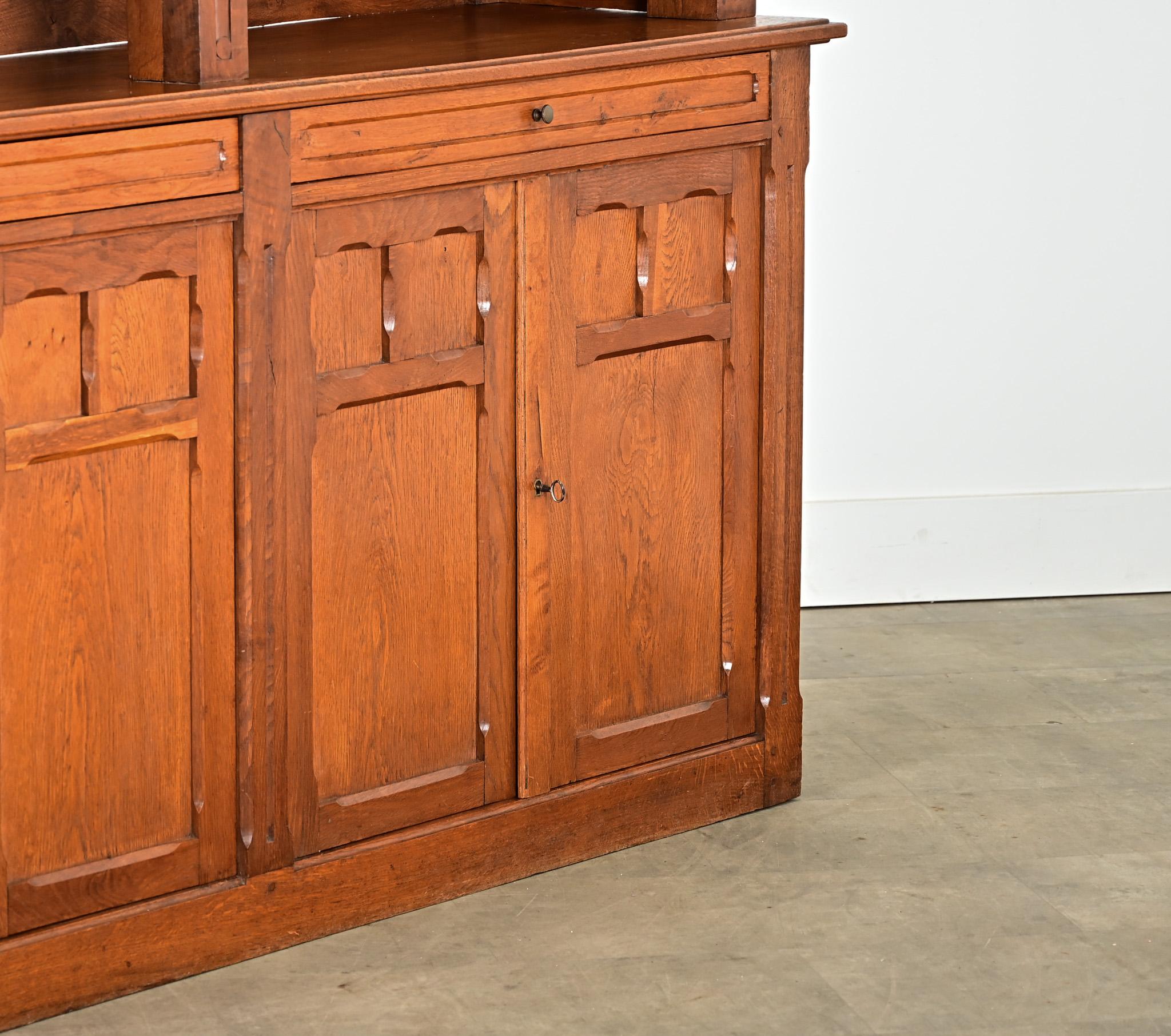 Libreria francese del Medioevo in Oak in vendita 5