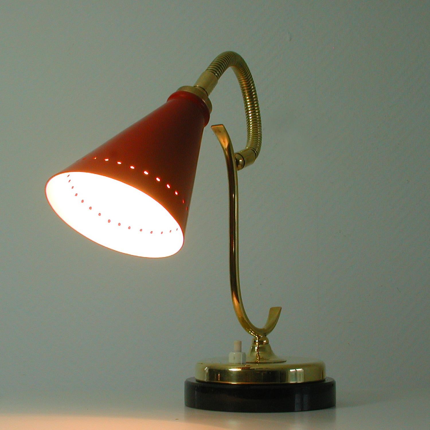 French Midcentury Red Brass and Marble Gooseneck Table Lamp, 1950s For Sale 4