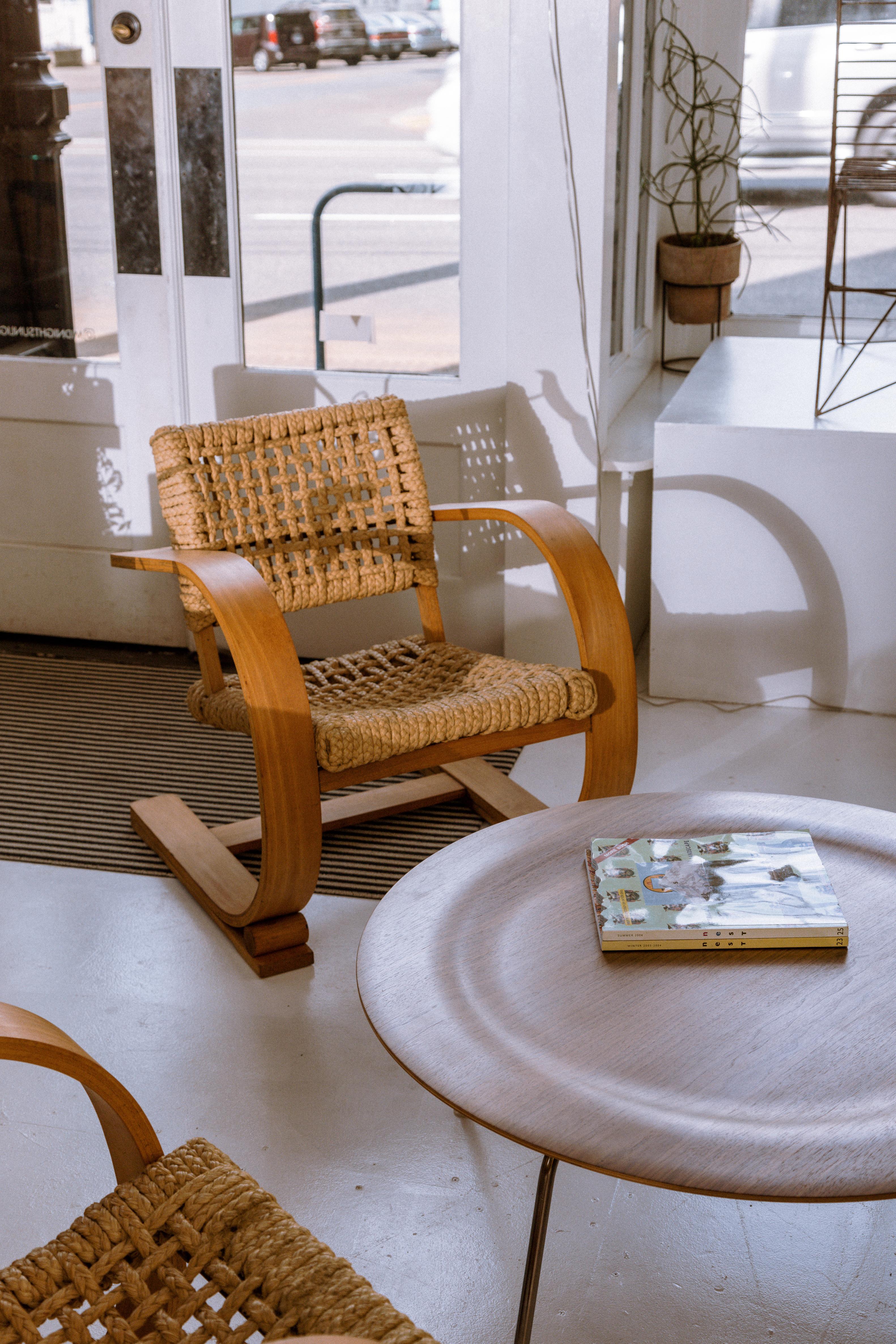 Freischwingende Stühle aus Seil von Audoux & Minet aus der Mitte des Jahrhunderts im Angebot 1