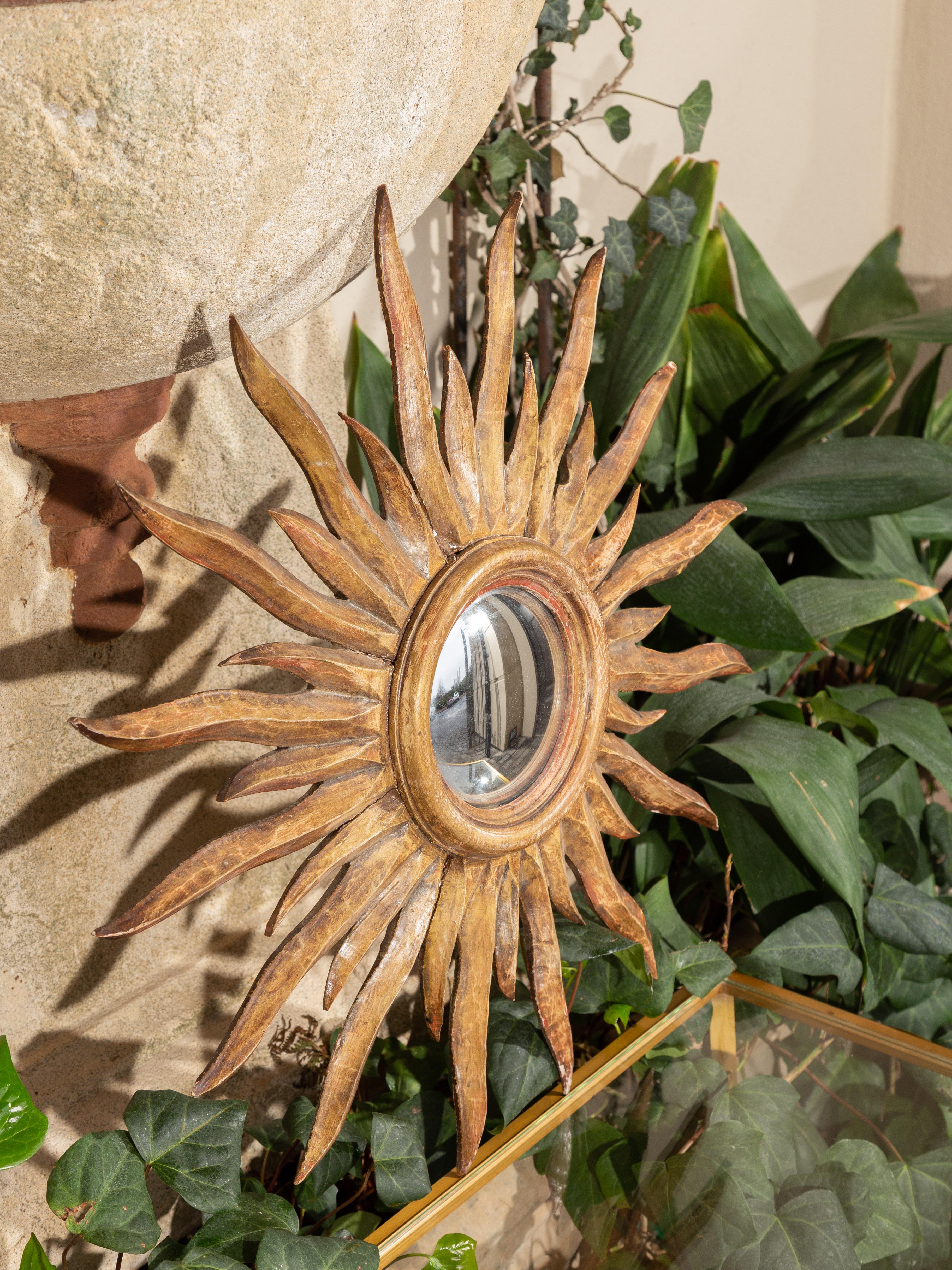 French Midcentury Sunburst Mirror with Convex Glass and Wavy Sun Rays 1