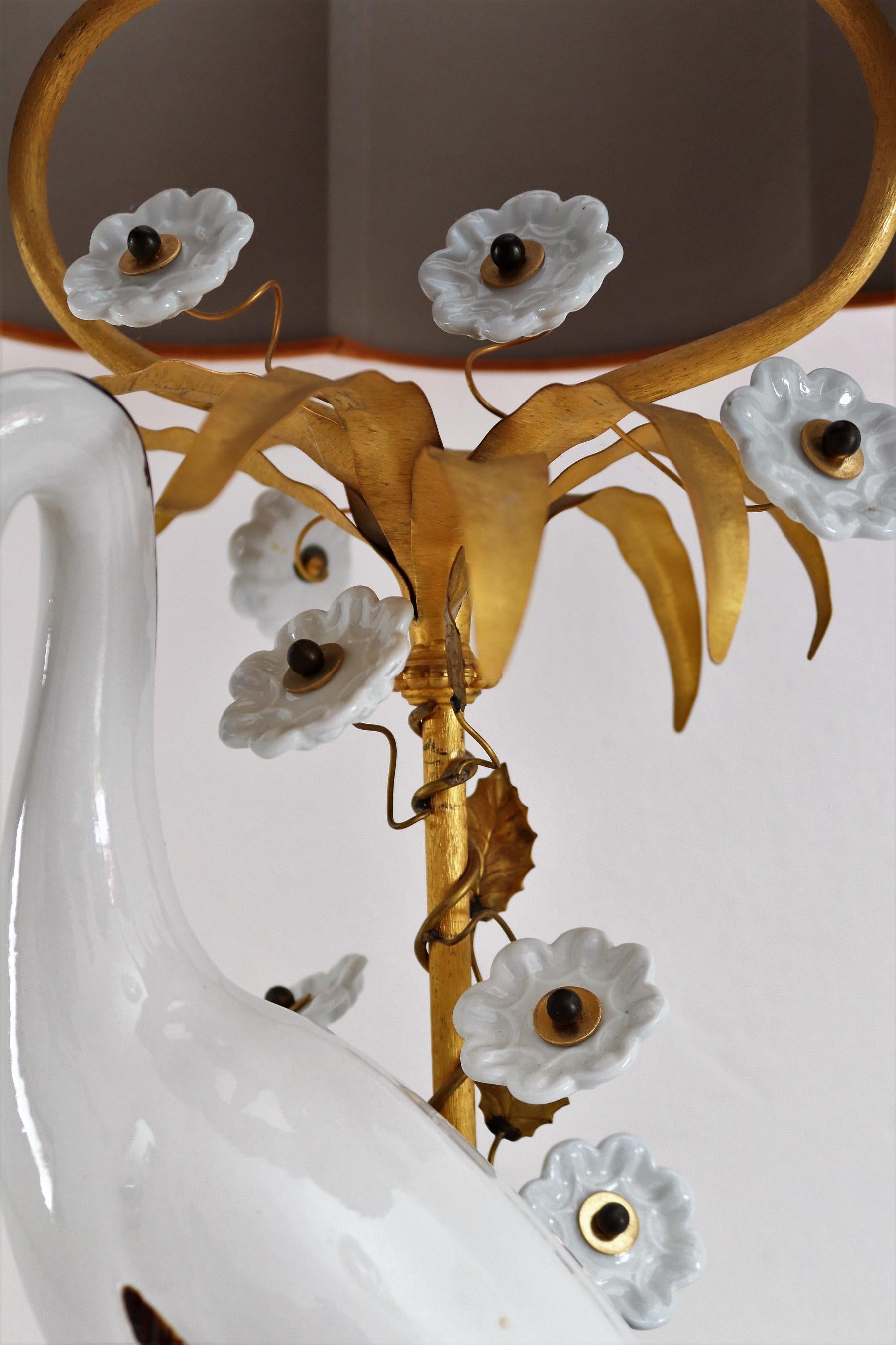 Mid-Century Modern French Table Lamp with Porcelain Crane or Heron and Flowers, 1970s For Sale