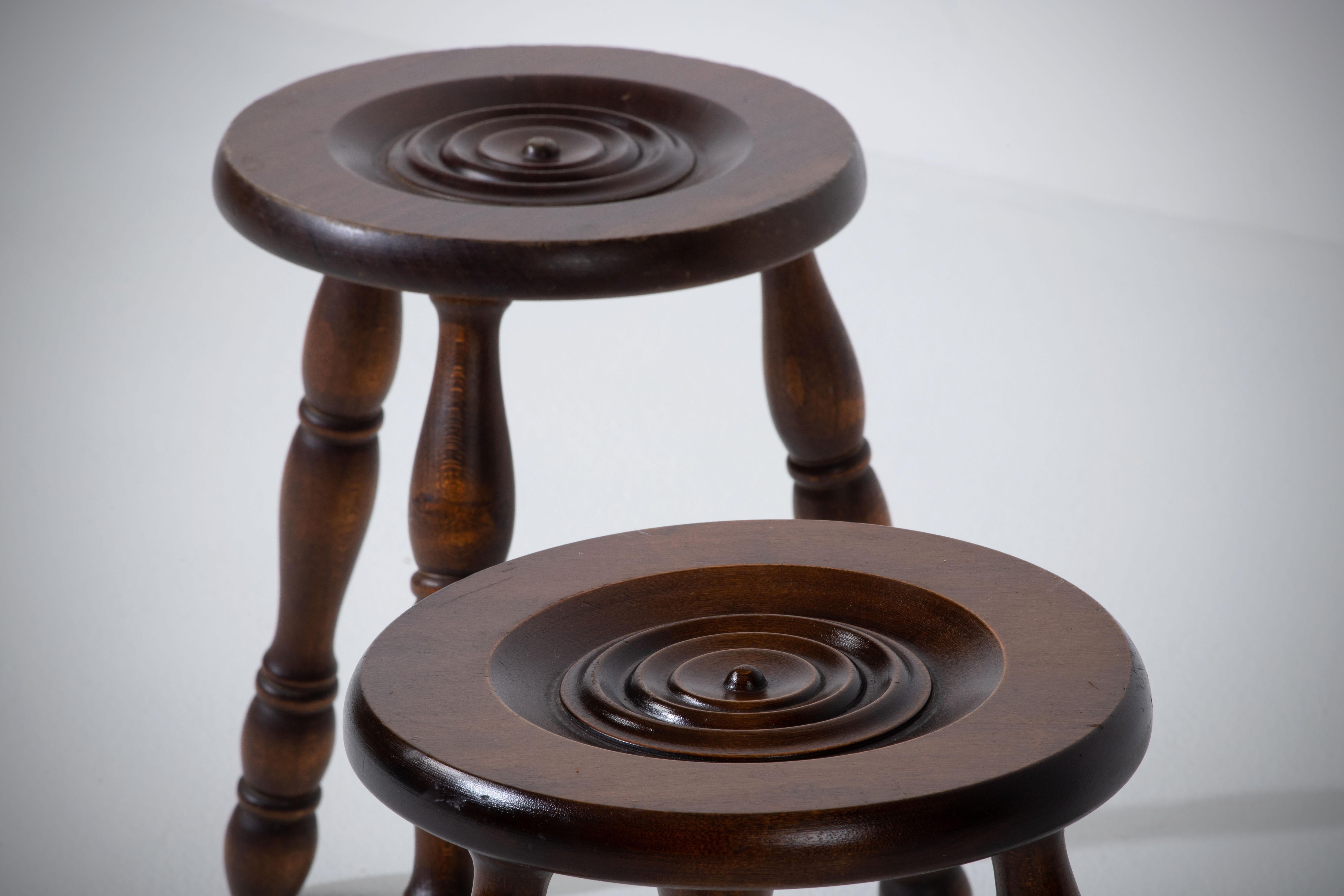 French Midcentury Tripod Stool, a Pair In Good Condition For Sale In Wiesbaden, DE
