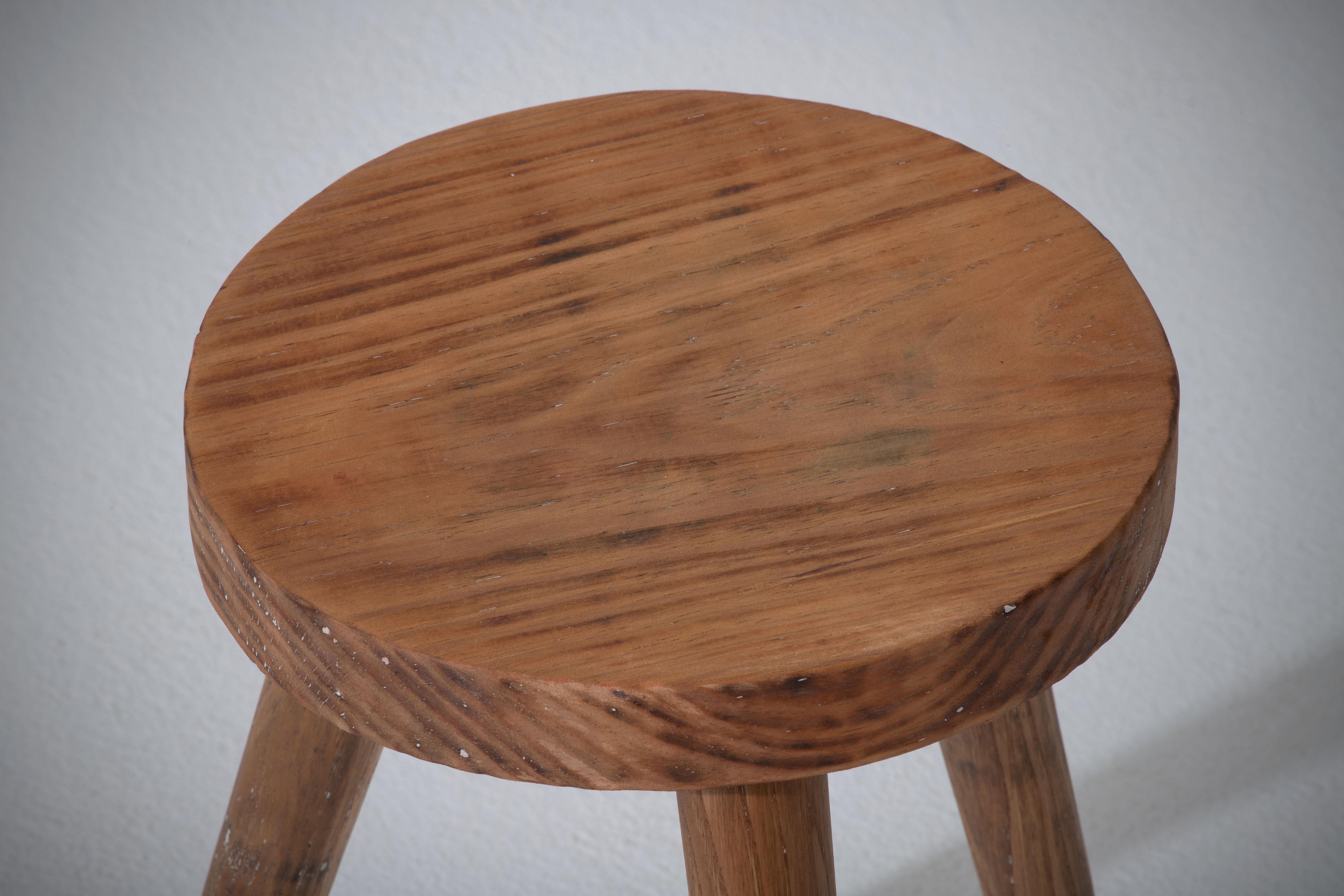French Midcentury Tripod Stool In Good Condition For Sale In Wiesbaden, DE