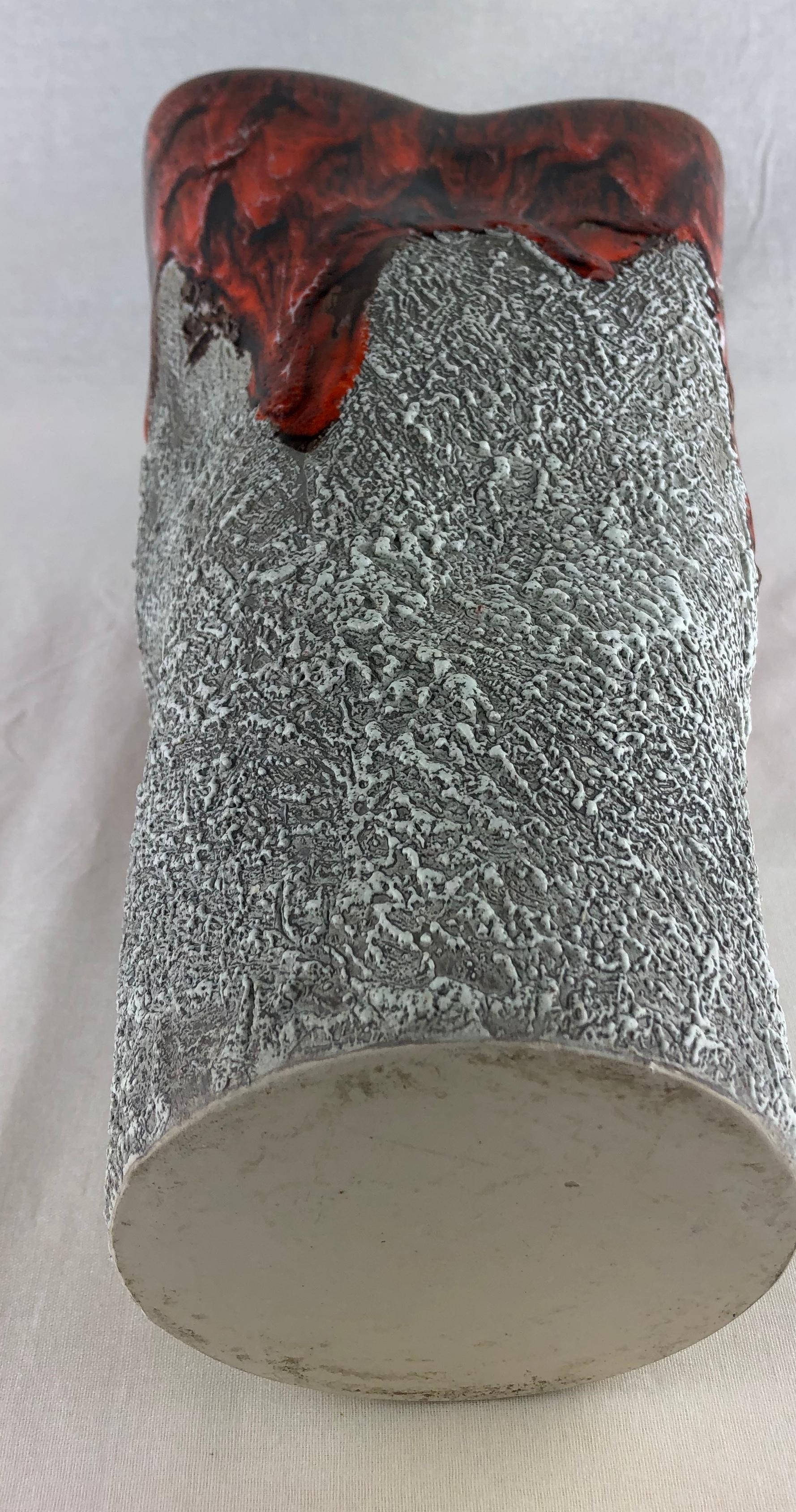 Vase français du milieu du siècle dernier en lave grasse de style Charles Cart de Vallauris Bon état - En vente à Miami, FL