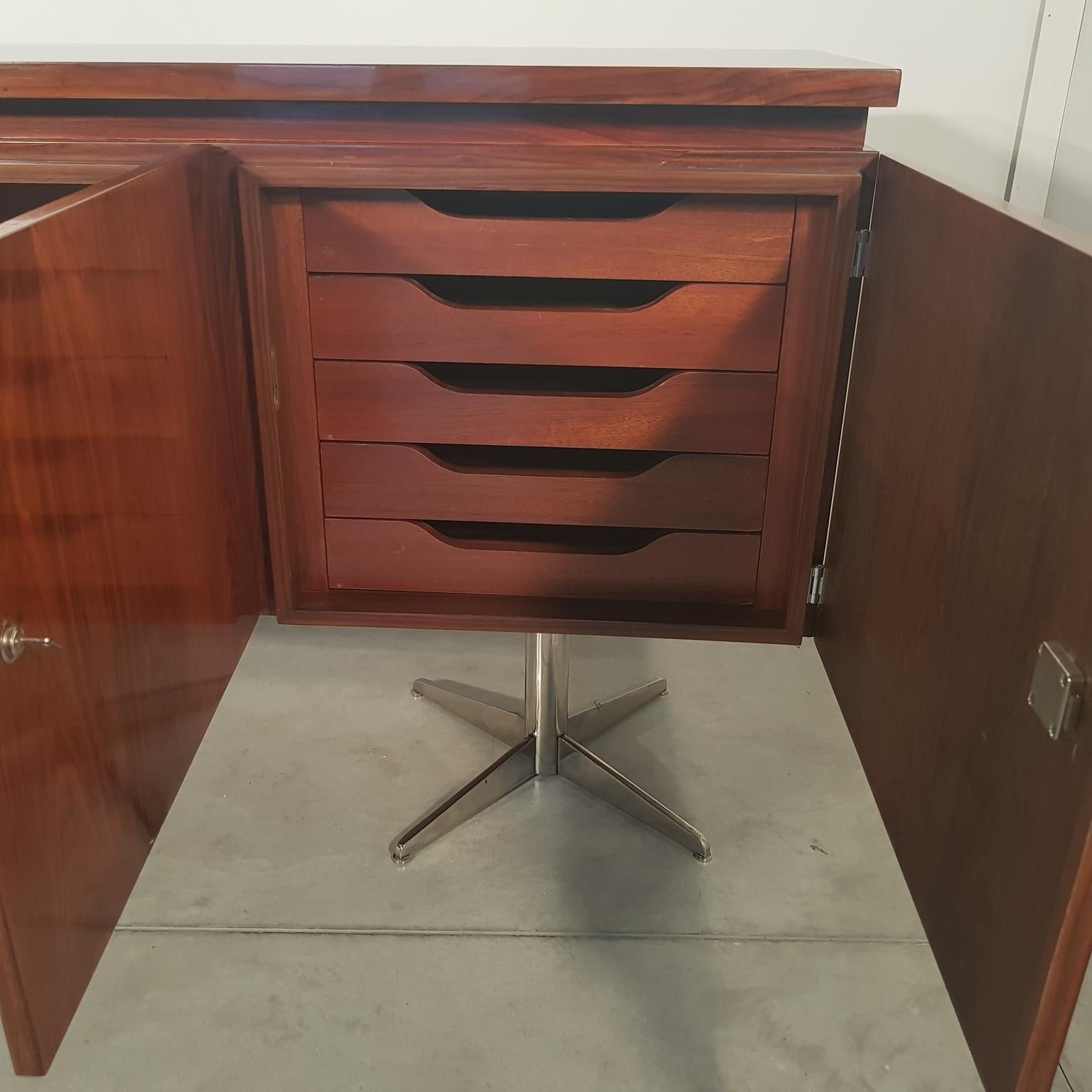 French Midcentury Walnut Sideboard, 1970s For Sale 7