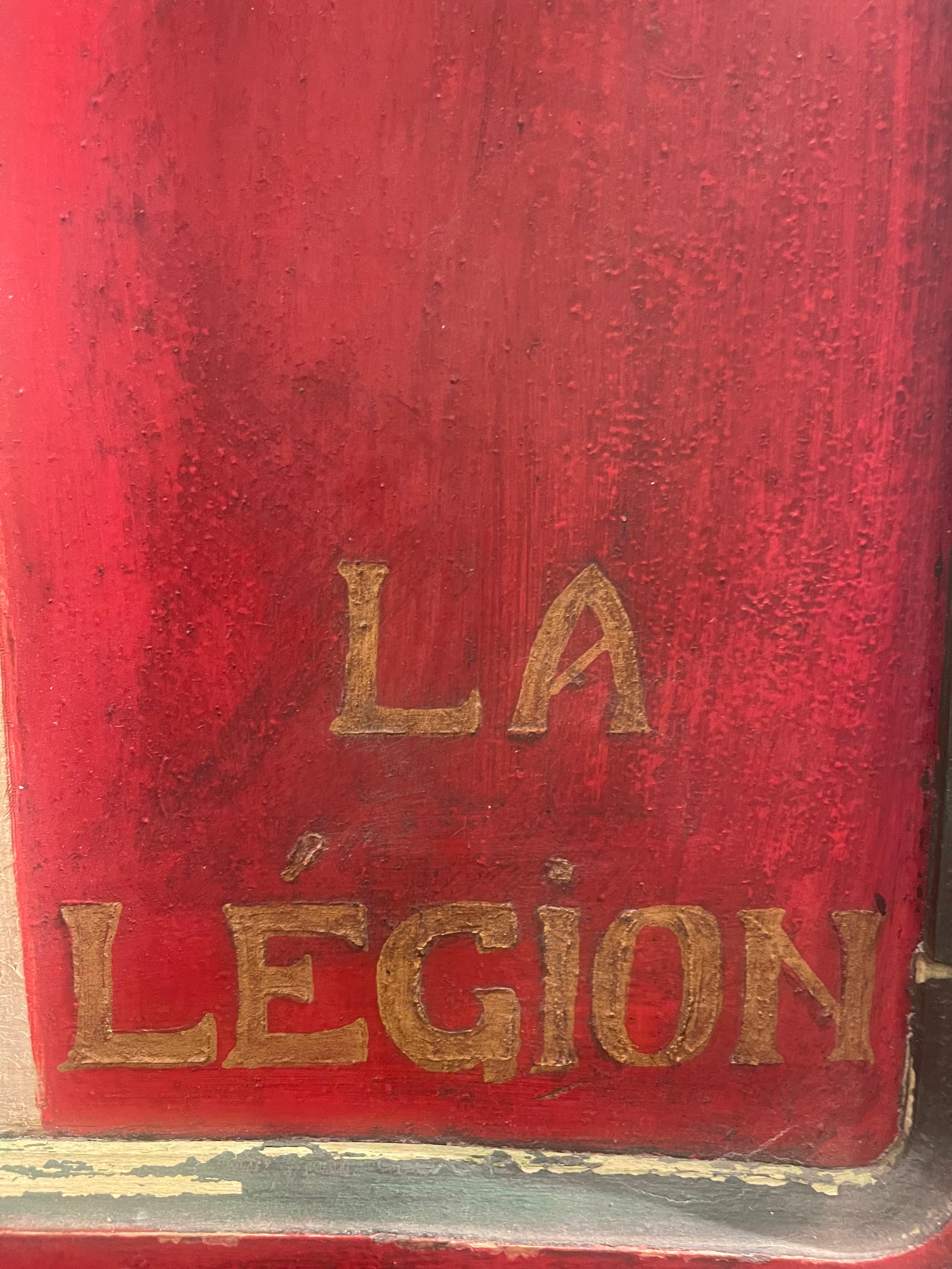 Französische Militärplakette im Zustand „Starke Gebrauchsspuren“ im Angebot in Fredericksburg, TX