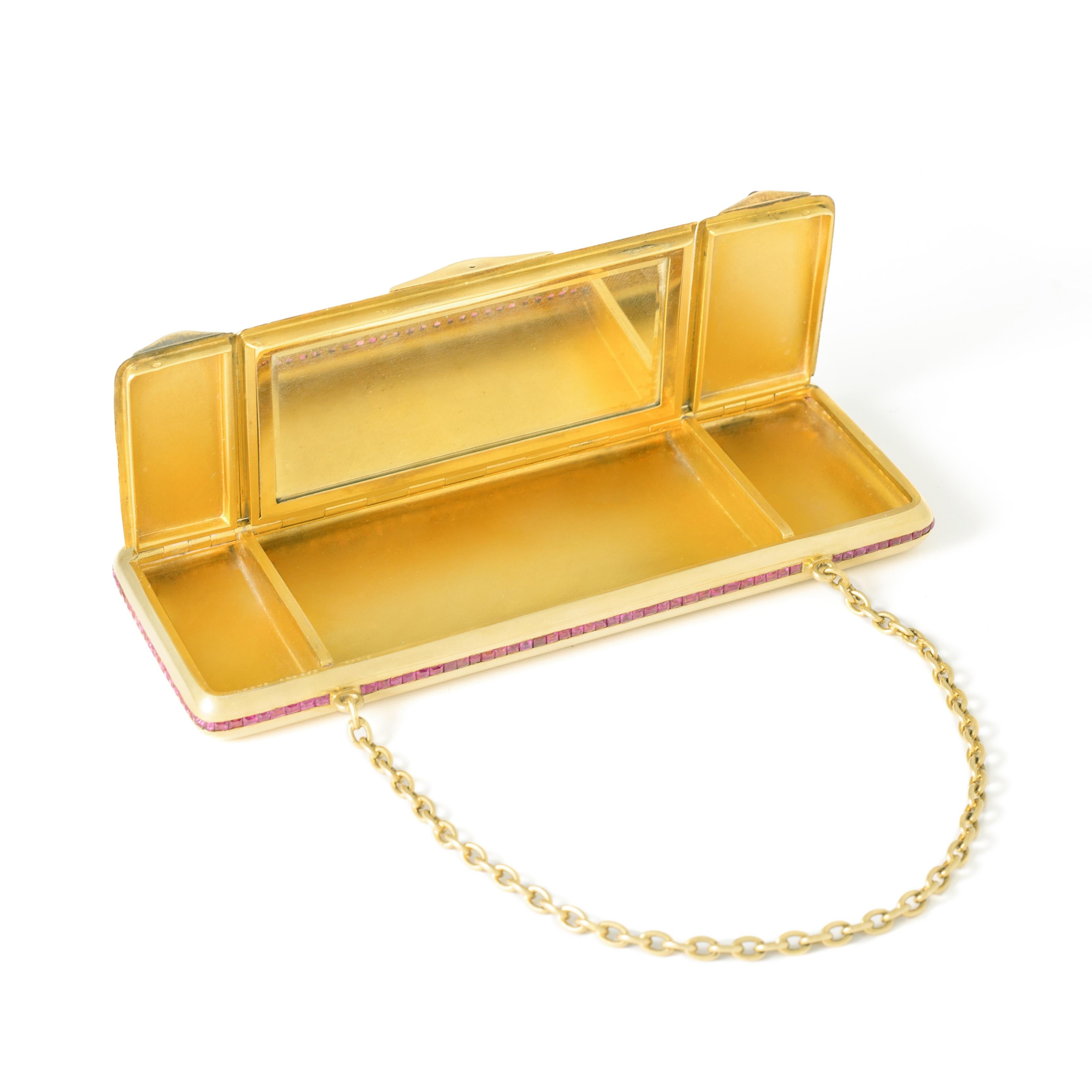 French Minaudière Vanity Case Ruby and Yellow Gold 18K In Excellent Condition For Sale In Geneva, CH