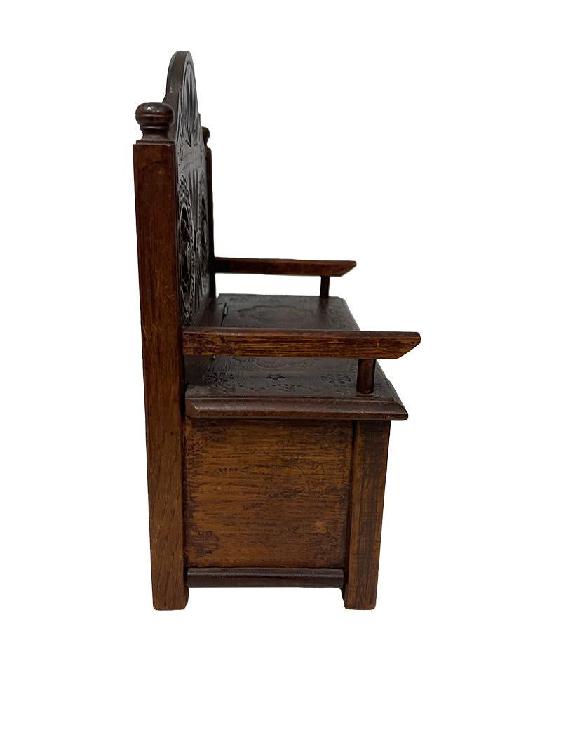 French miniature Breton Doll furniture, ca 1900 For Sale 7