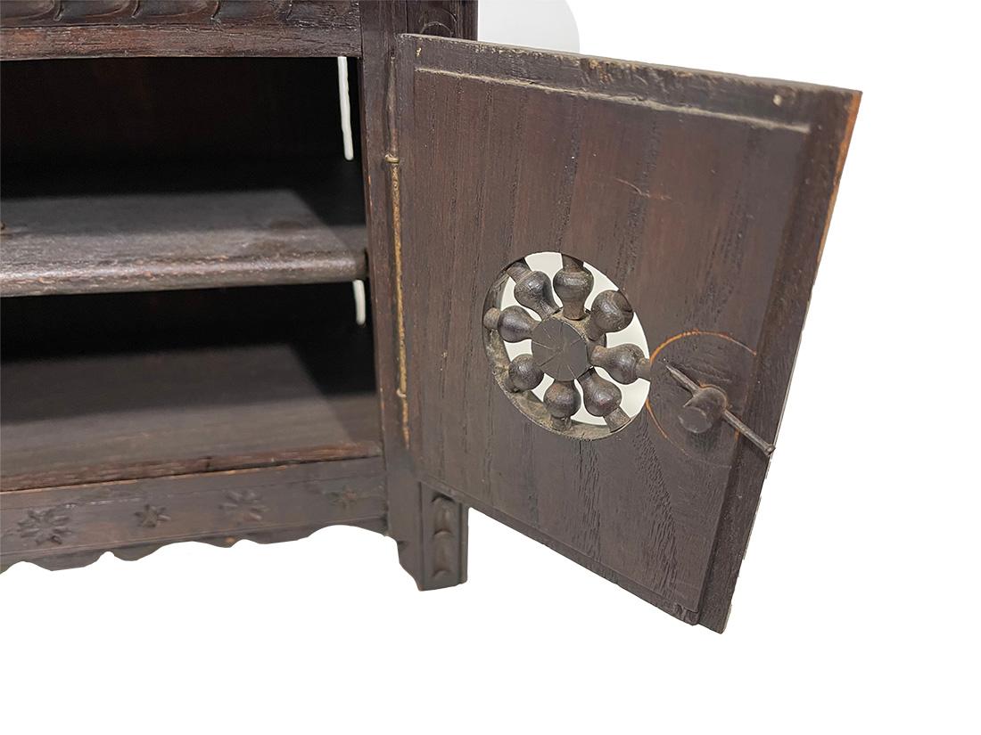 French miniature Breton Doll furniture, ca 1900 For Sale 1