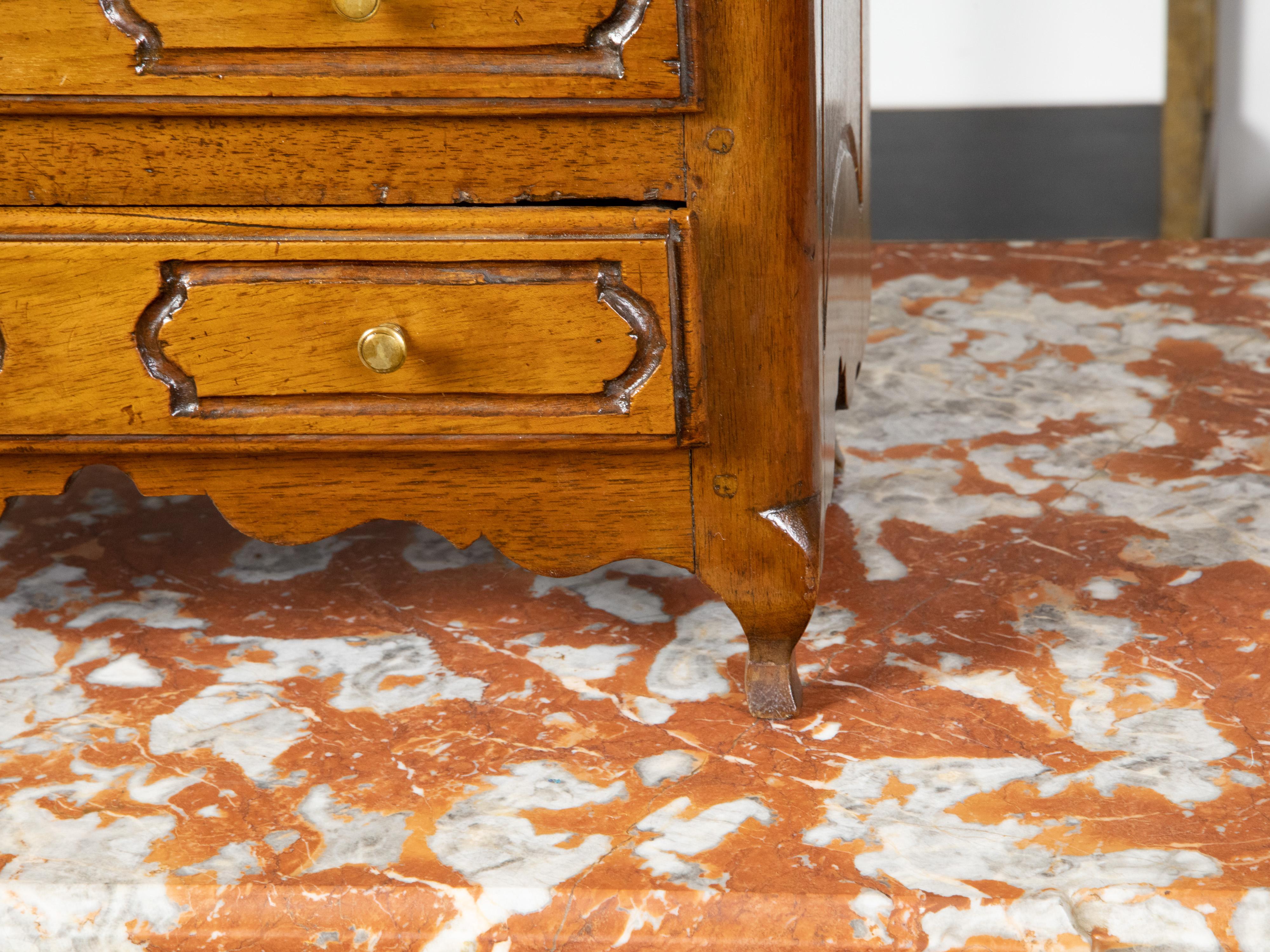 Commode francese in stile Luigi XV in noce, XIX secolo in vendita 6