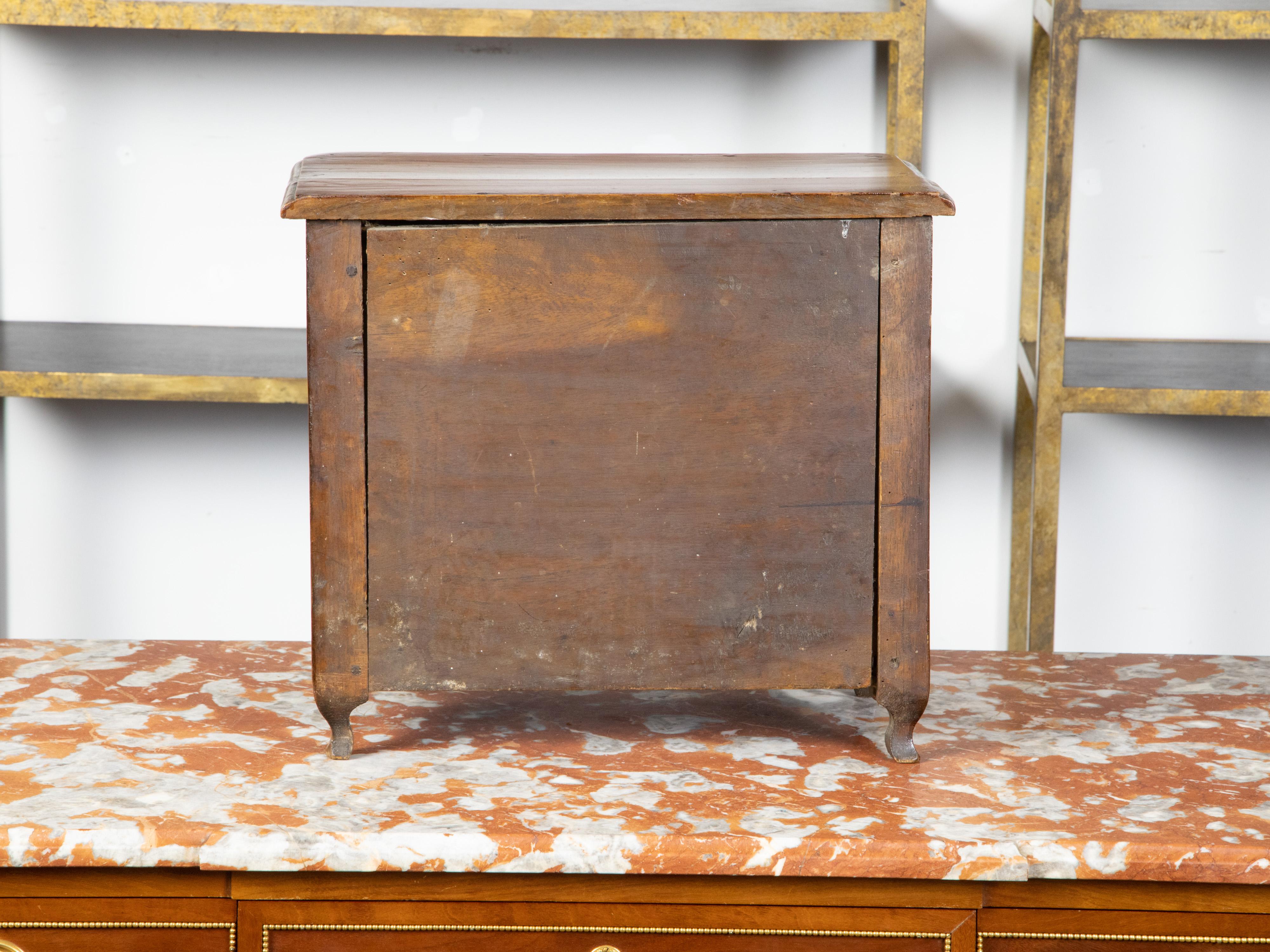 Ottone Commode francese in stile Luigi XV in noce, XIX secolo in vendita
