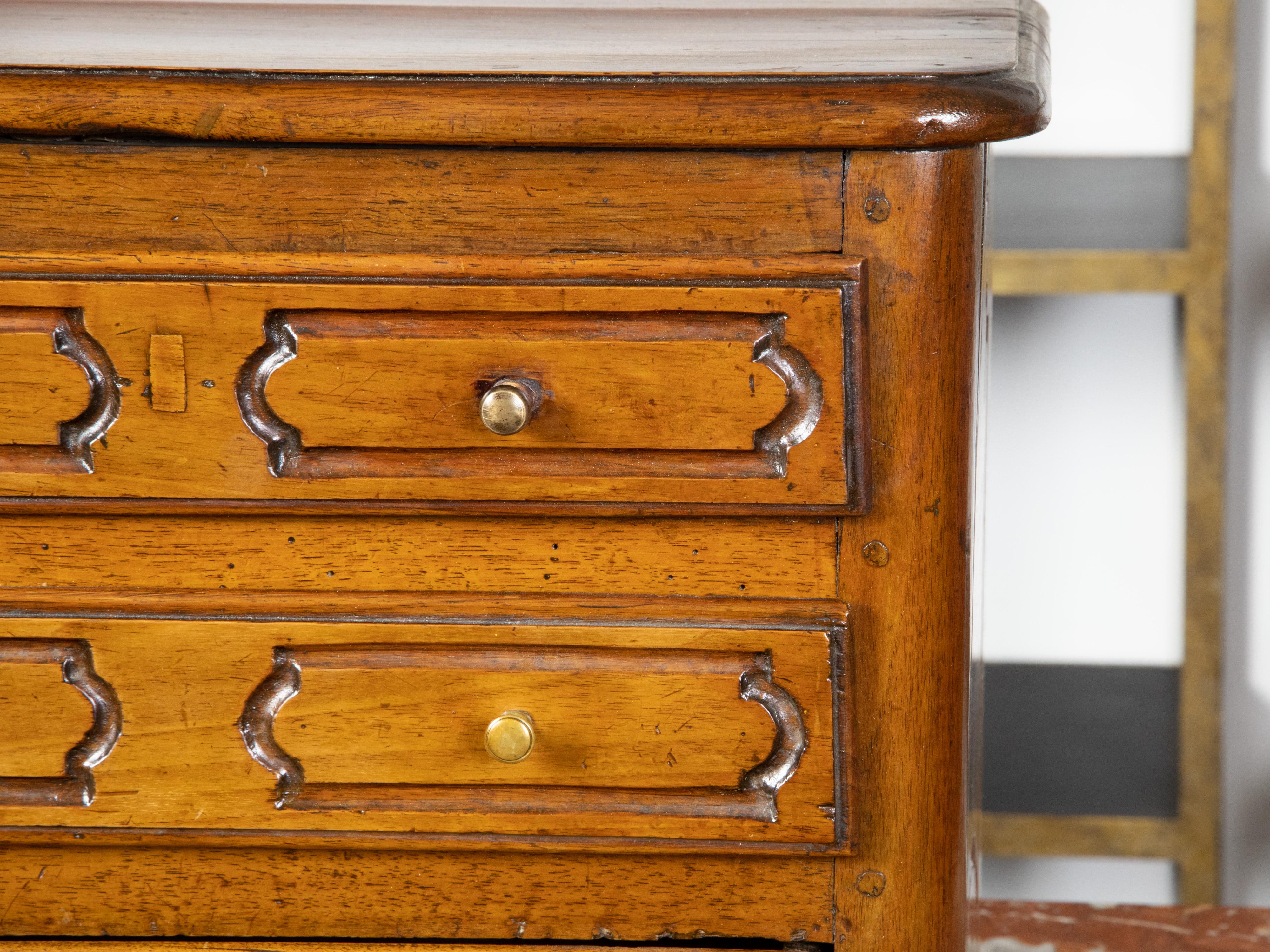 Commode francese in stile Luigi XV in noce, XIX secolo in vendita 3