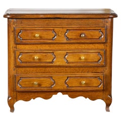 Commode francese in stile Luigi XV in noce, XIX secolo