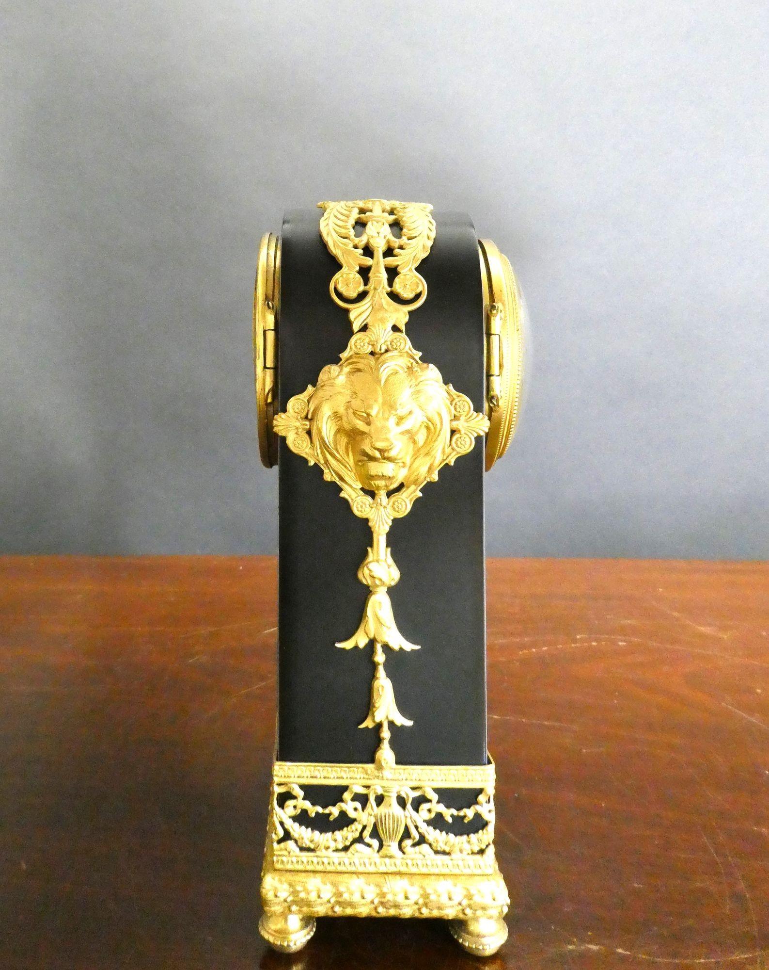 French Miniature Patinated Bronze and Ormolu Mantel Clock In Good Condition For Sale In Norwich, GB