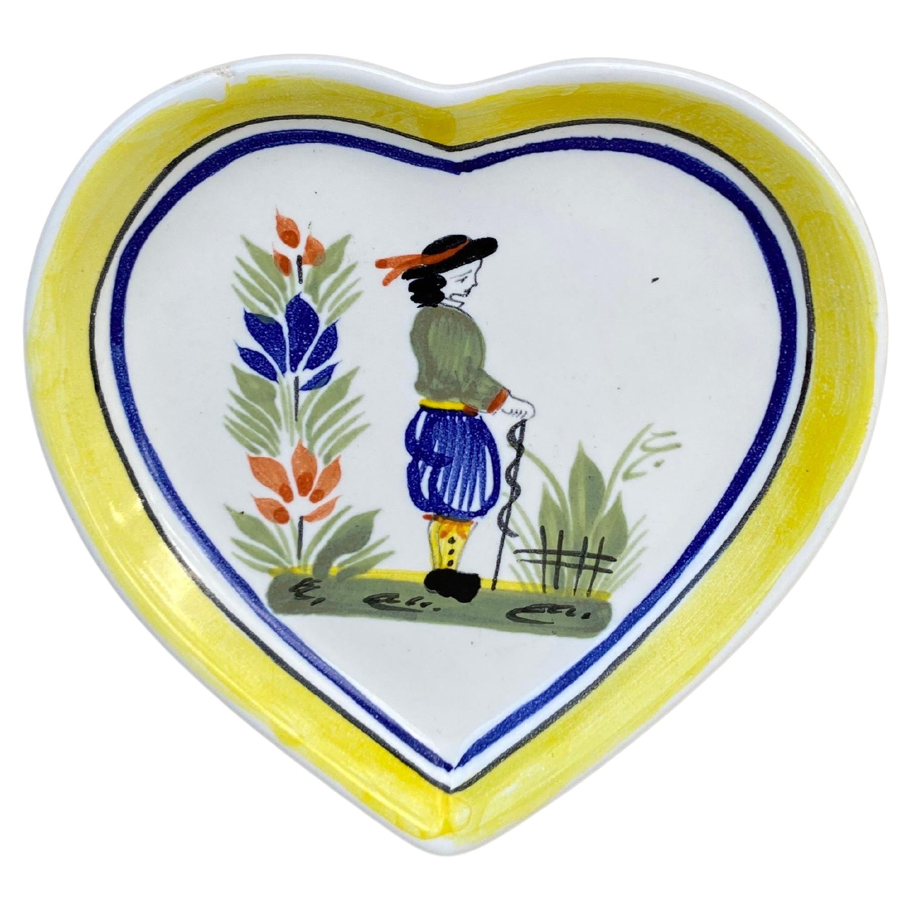 French Miniature Quimper Heart Plate, Circa 1950 For Sale