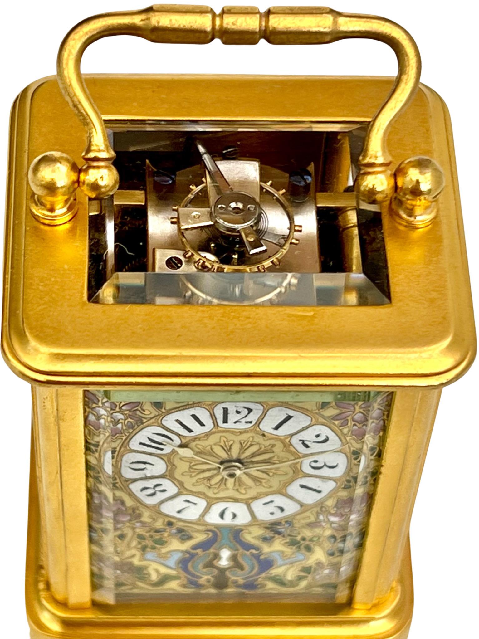 Französische Miniaturuhr 8 Tage Kutsche Uhr mit Champlevé Emaille Panels im Angebot 7