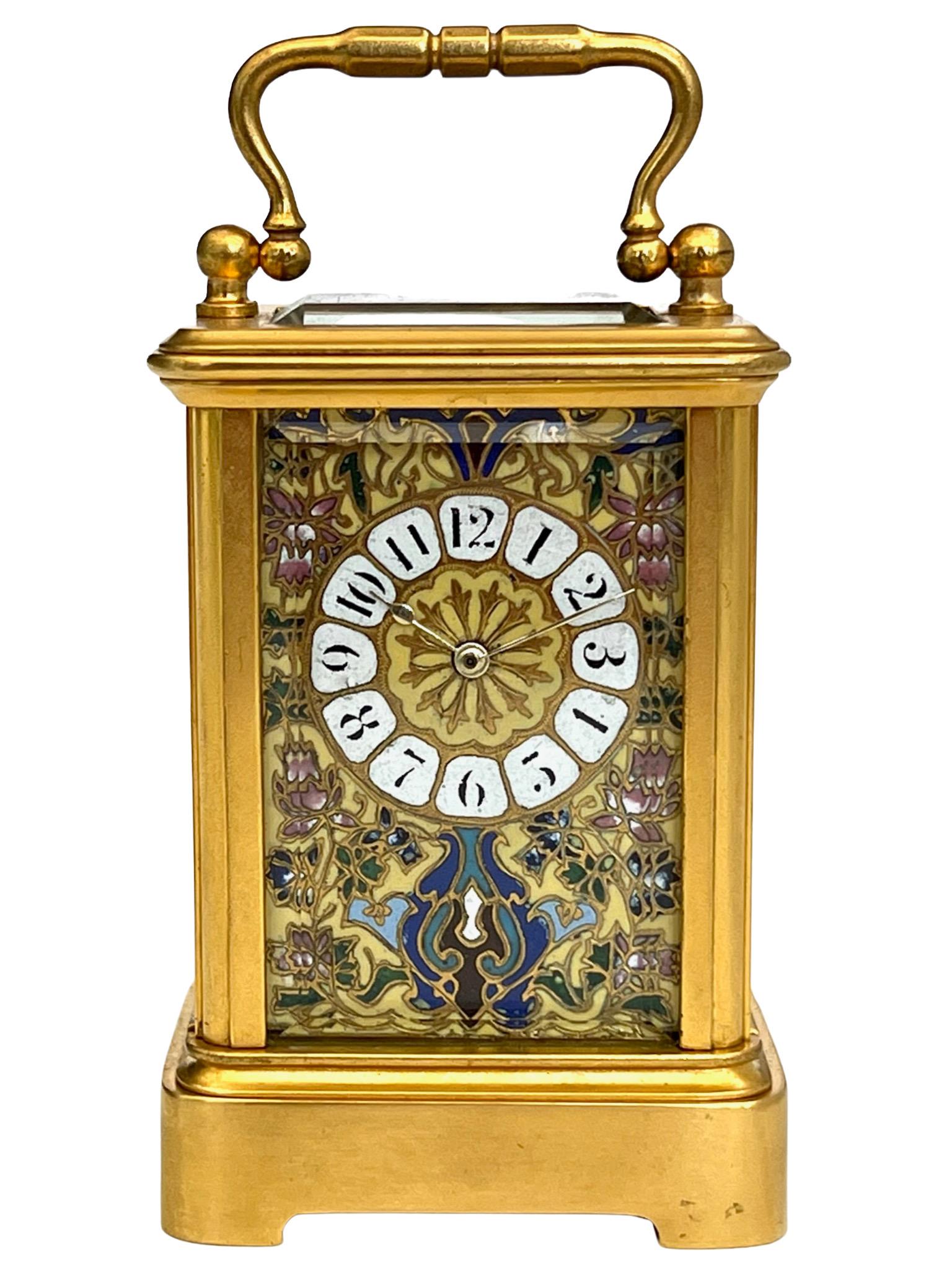 Französische Miniaturuhr 8 Tage Kutsche Uhr mit Champlevé Emaille Panels im Zustand „Gut“ im Angebot in London, GB