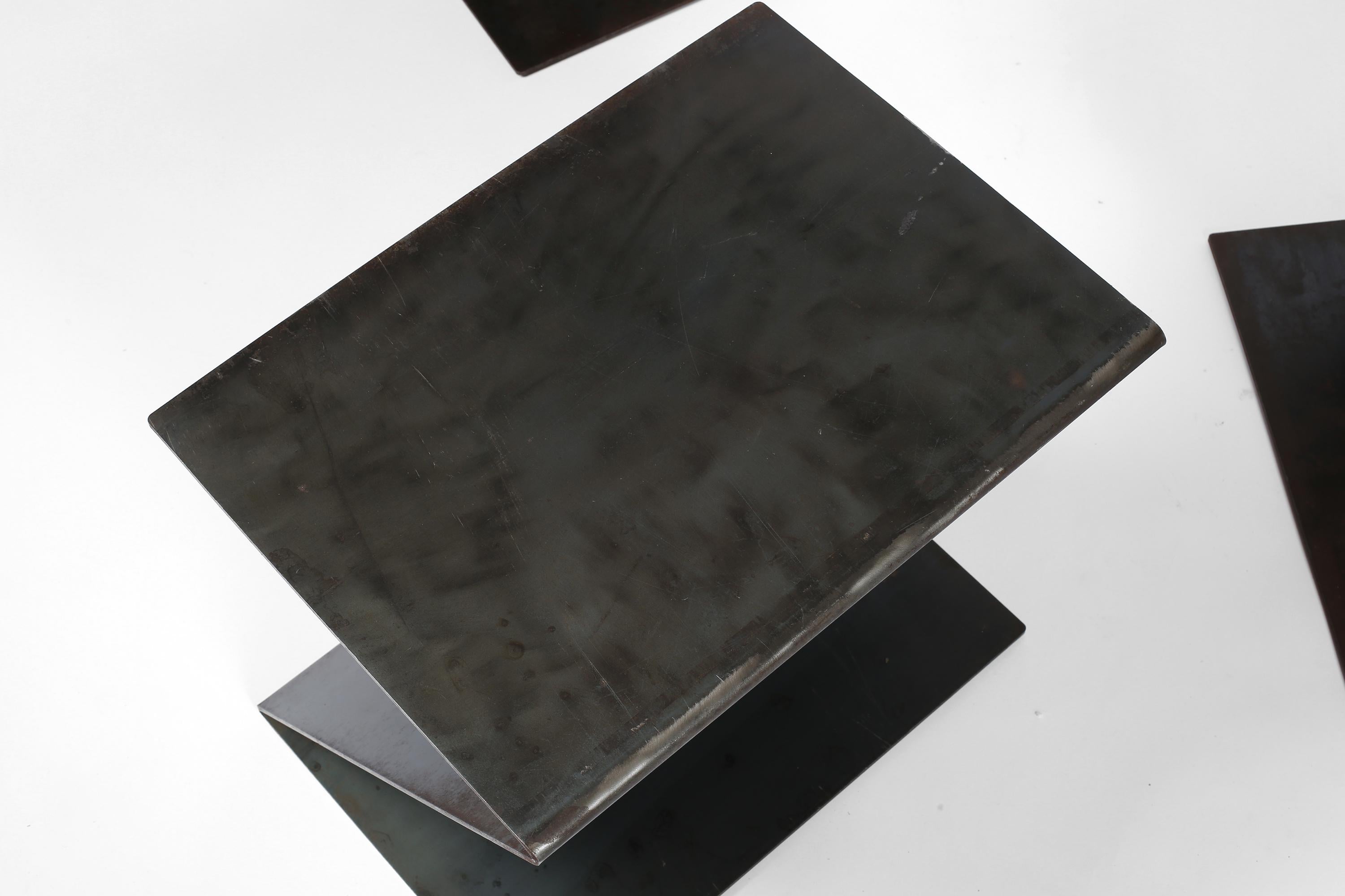 Tables « Z » minimalistes françaises en acier plié en vente 10