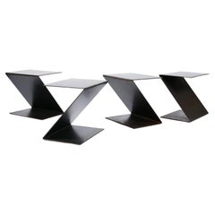 Minimalistische französische Folded Steel 'Z' Tables