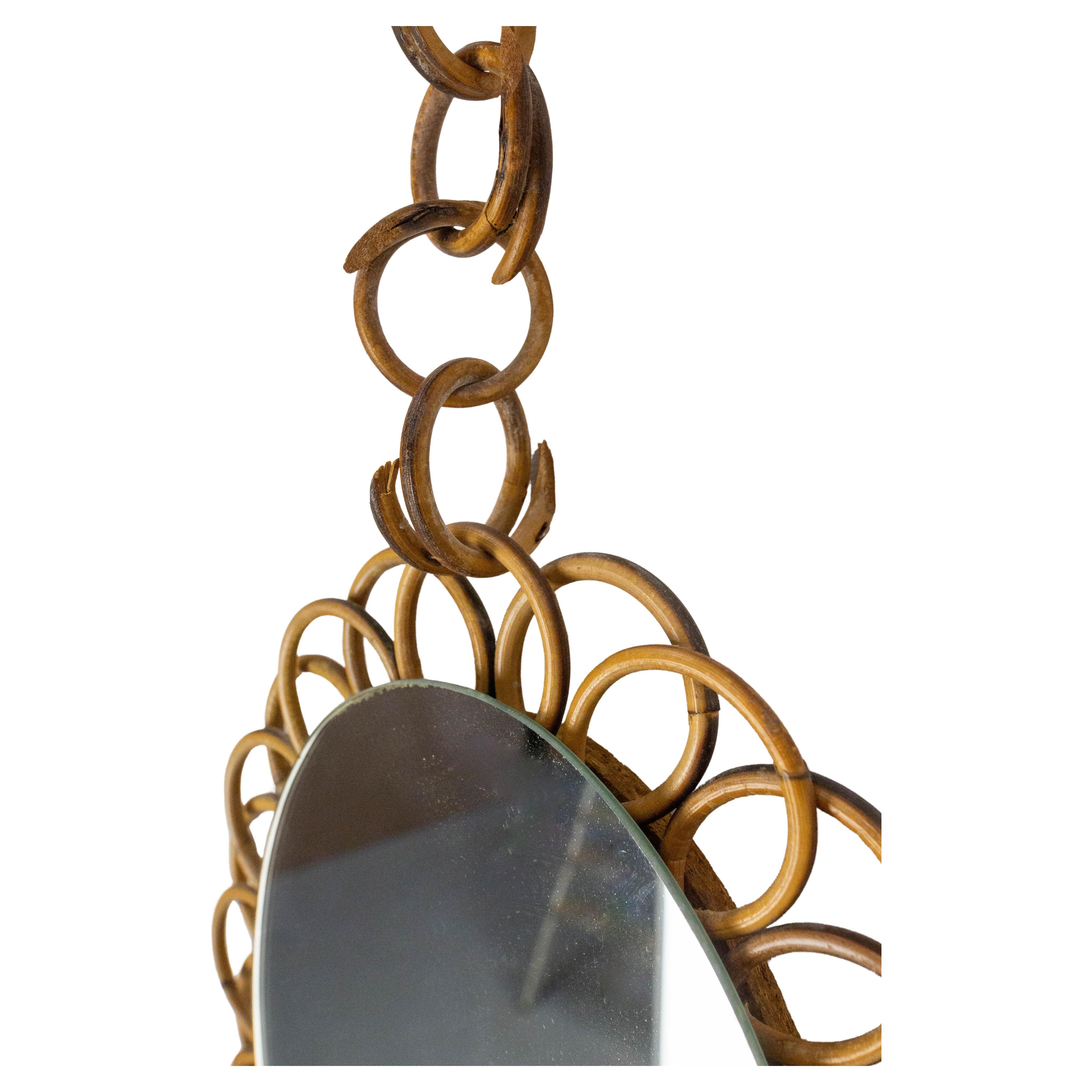 Mid-Century moderno Specchio francese con cornice a cerchi in rattan Midcentury in vendita