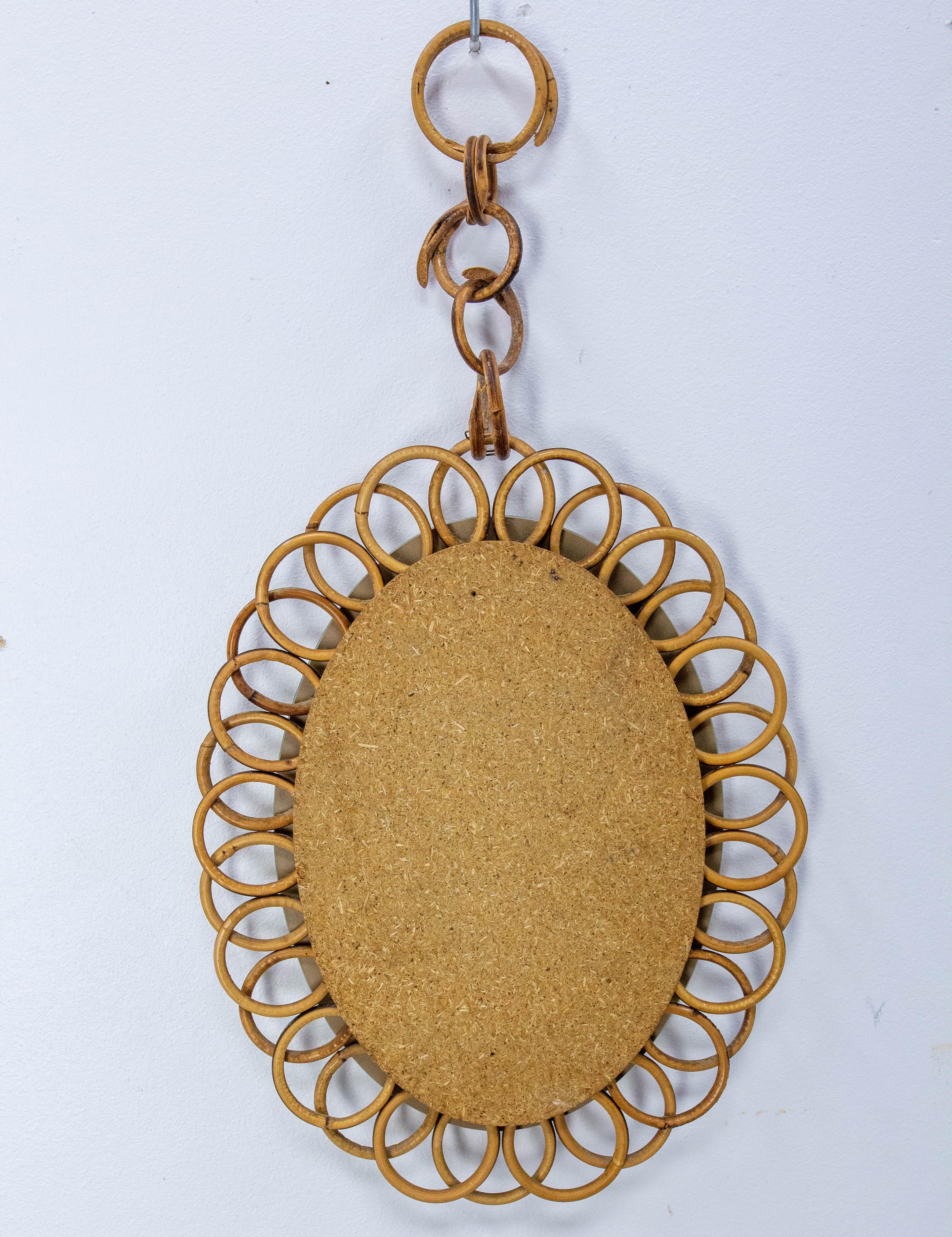 Specchio francese con cornice a cerchi in rattan Midcentury in vendita 1