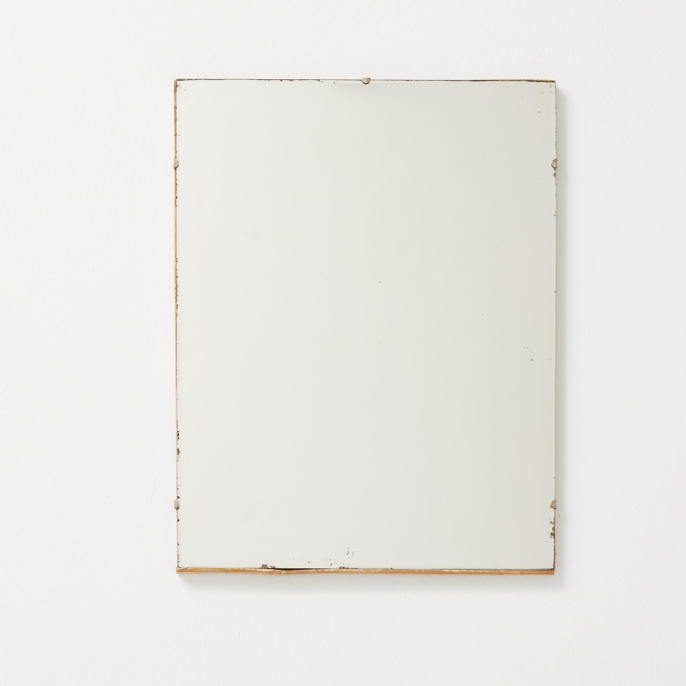 French Mirror from the Early 20th Century – Circa 1940

This elegant French mirror, crafted around 1940, embodies the minimalist and rationalist style typical of the era. With a simple yet refined silhouette, its timeless design seamlessly fits into