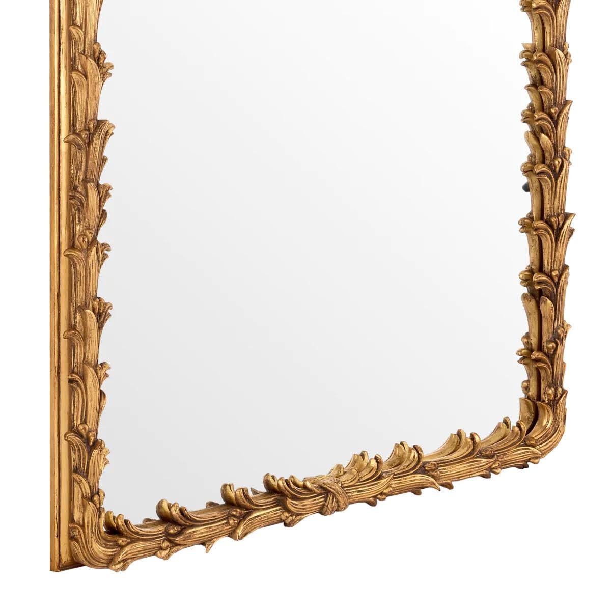 Francese Specchio francese modello L, foglia d'oro invecchiato, legno di mogano. in vendita