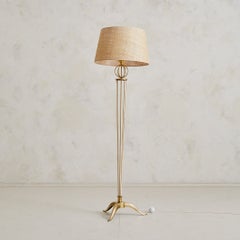 Lampadaire français "Model No 26" en laiton avec abat-jour en toile de jute par la Maison Arlus, 1955