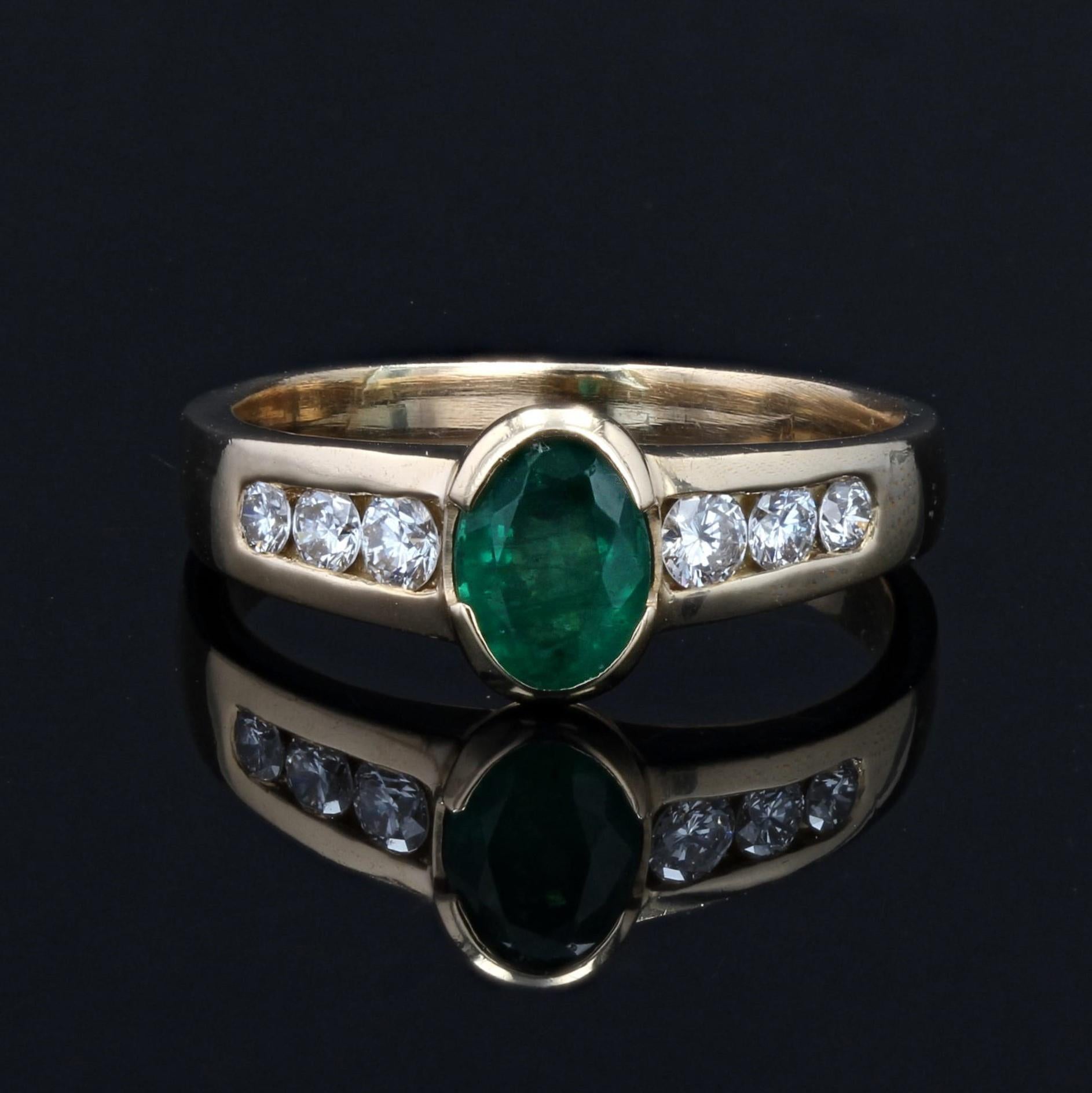 Oval Cut French Modern 0, 60 Carat Emerald Diamonds 18 Karat Yellow Gold Ring For Sale