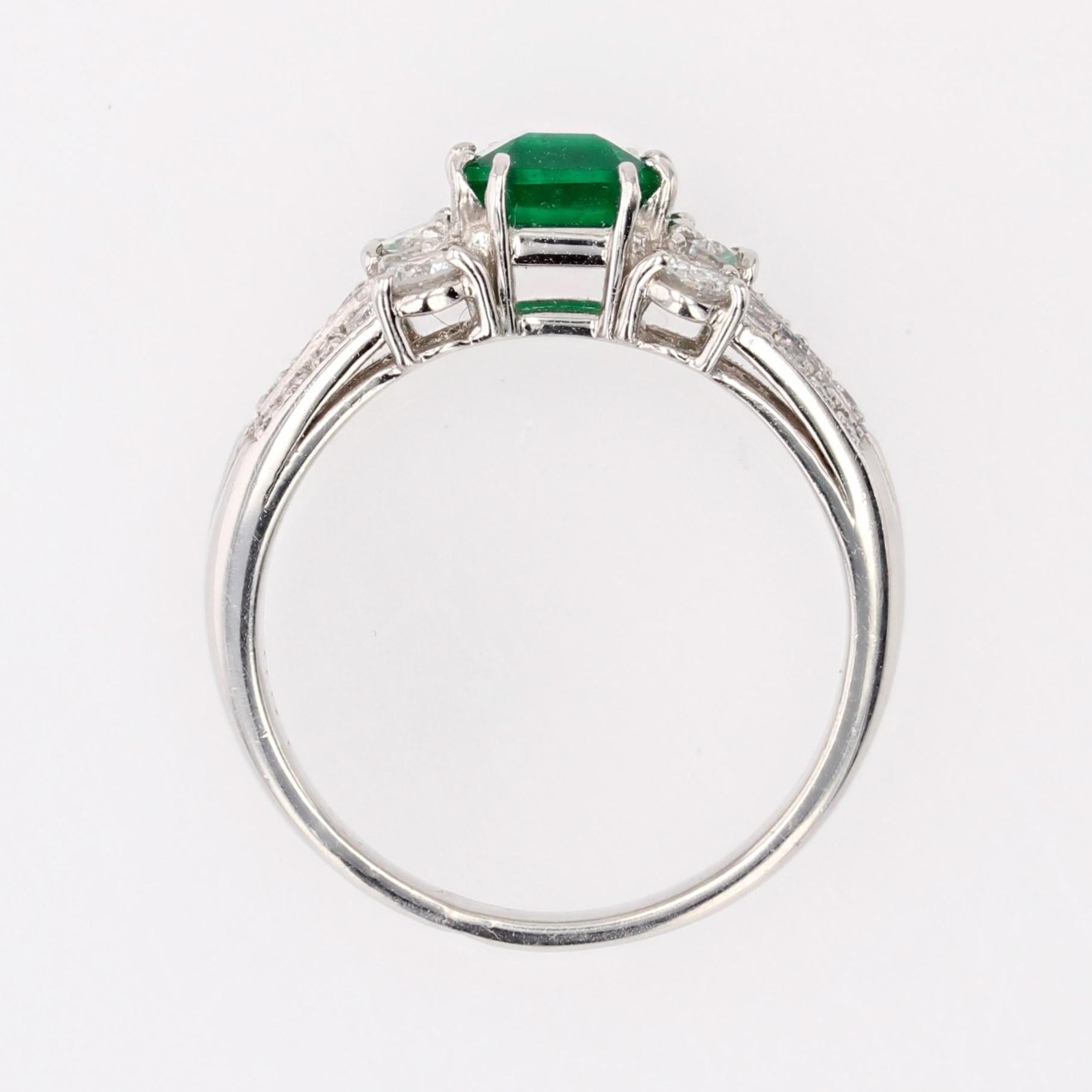 French Modern 0.82 Carat Colombian Emerald Diamonds Platinum Ring For Sale 9