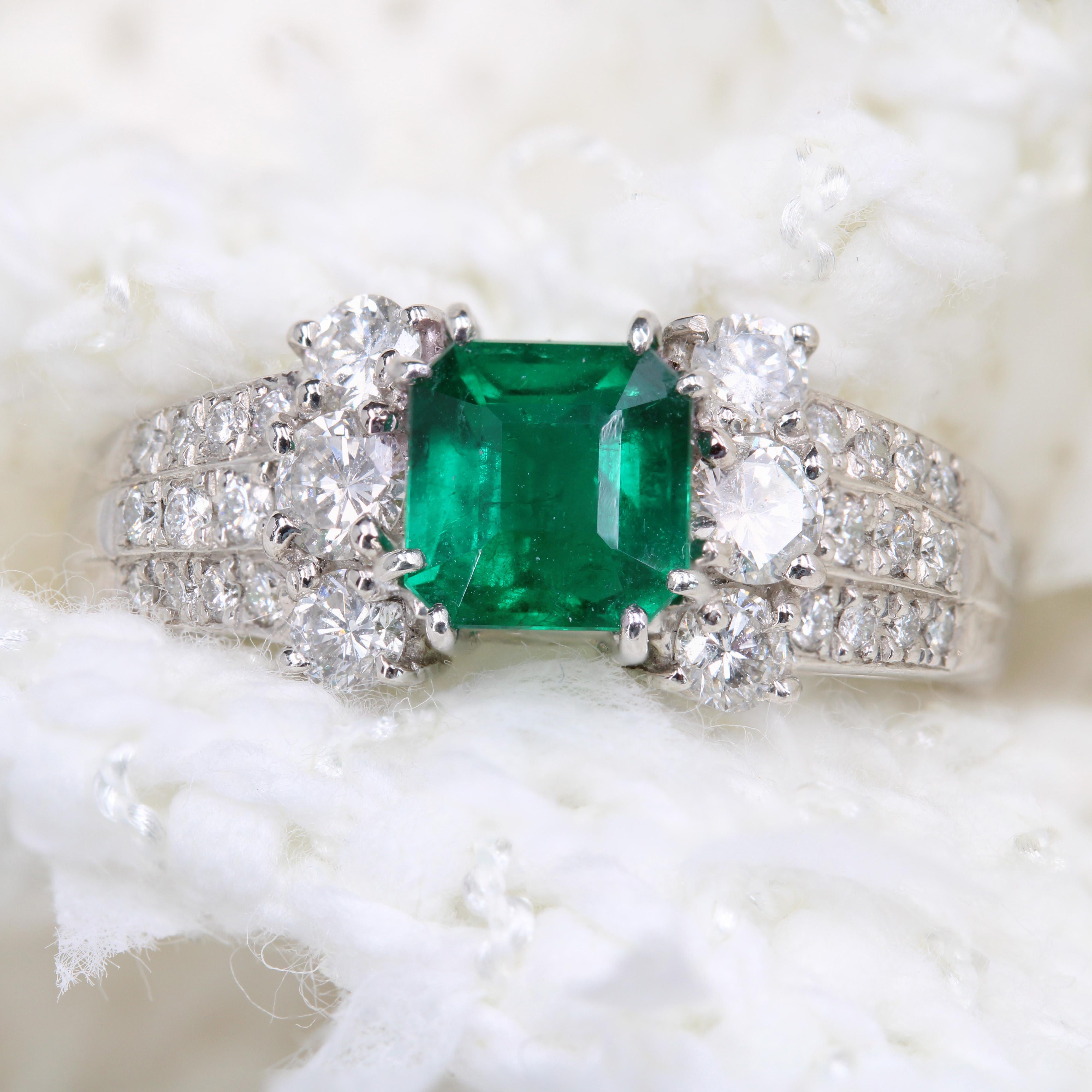 Emerald Cut French Modern 0.82 Carat Colombian Emerald Diamonds Platinum Ring For Sale