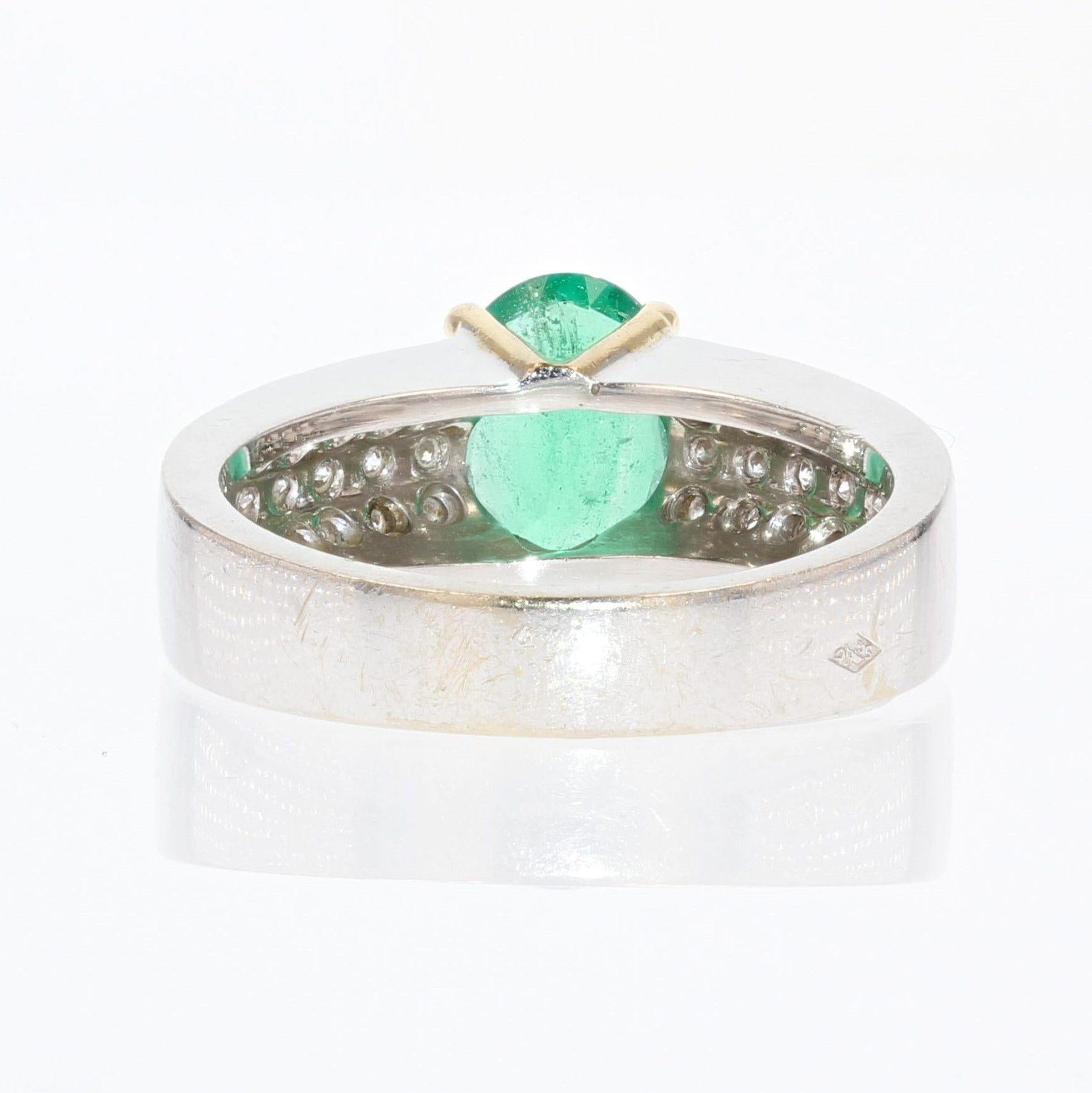 French Modern 1.10 Carat Emerald Diamonds 18 Karat White Yellow Gold Ring For Sale 7