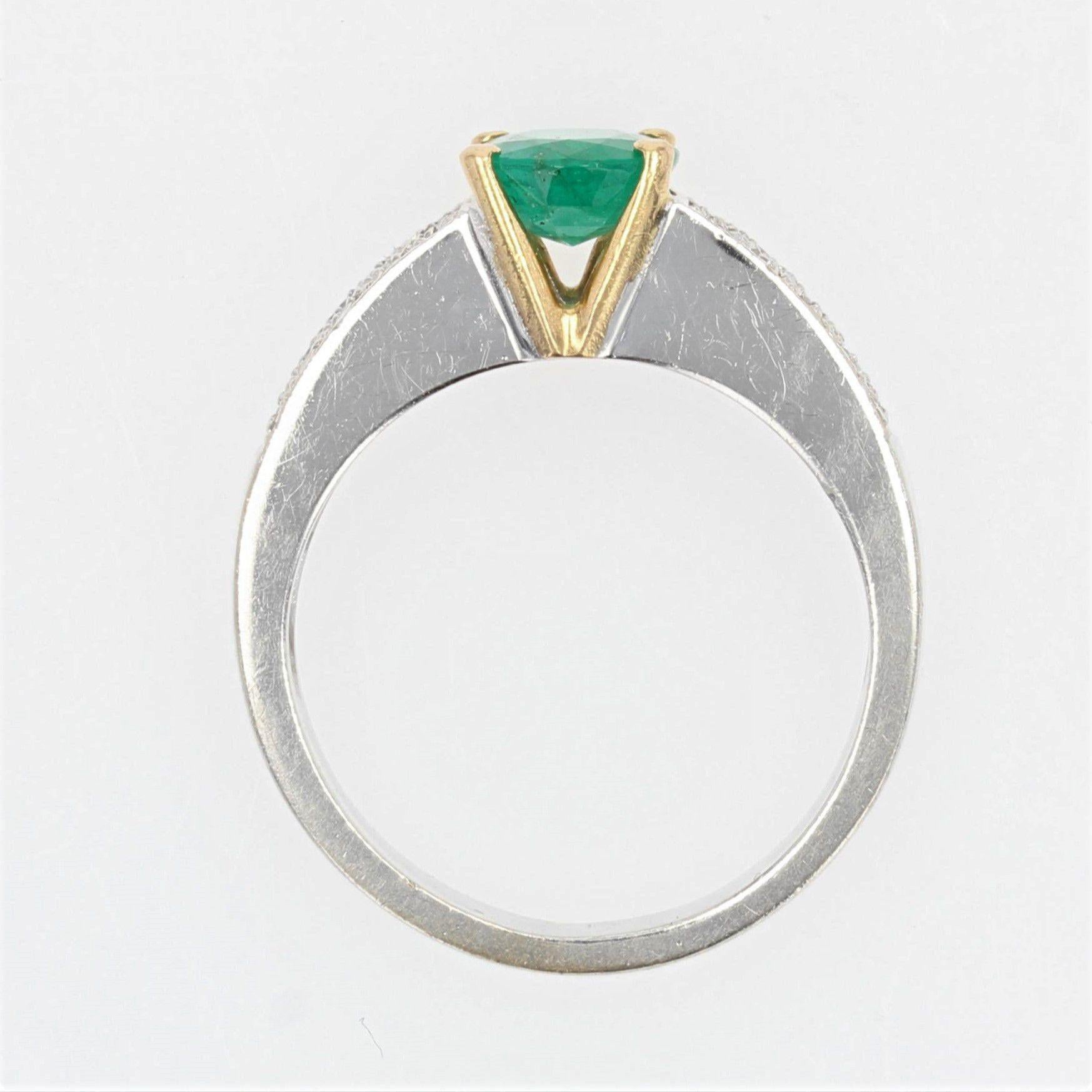 French Modern 1.10 Carat Emerald Diamonds 18 Karat White Yellow Gold Ring For Sale 8