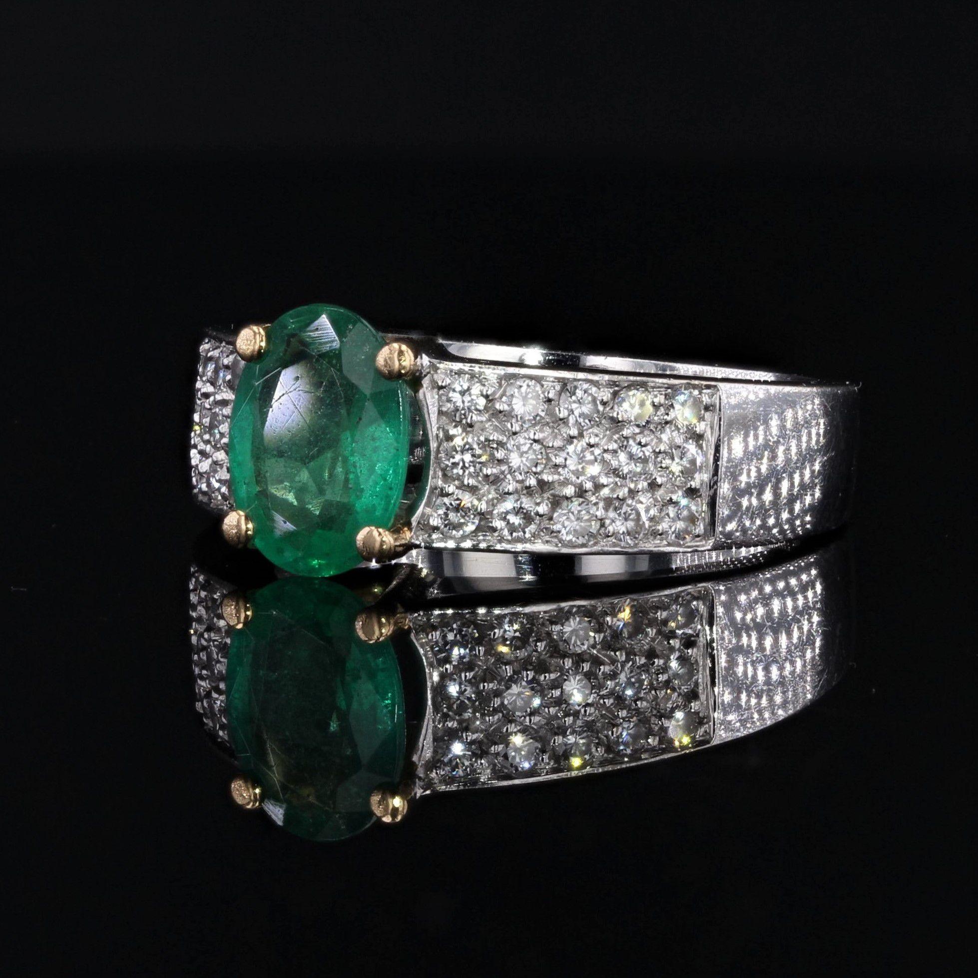 French Modern 1.10 Carat Emerald Diamonds 18 Karat White Yellow Gold Ring In Good Condition For Sale In Poitiers, FR