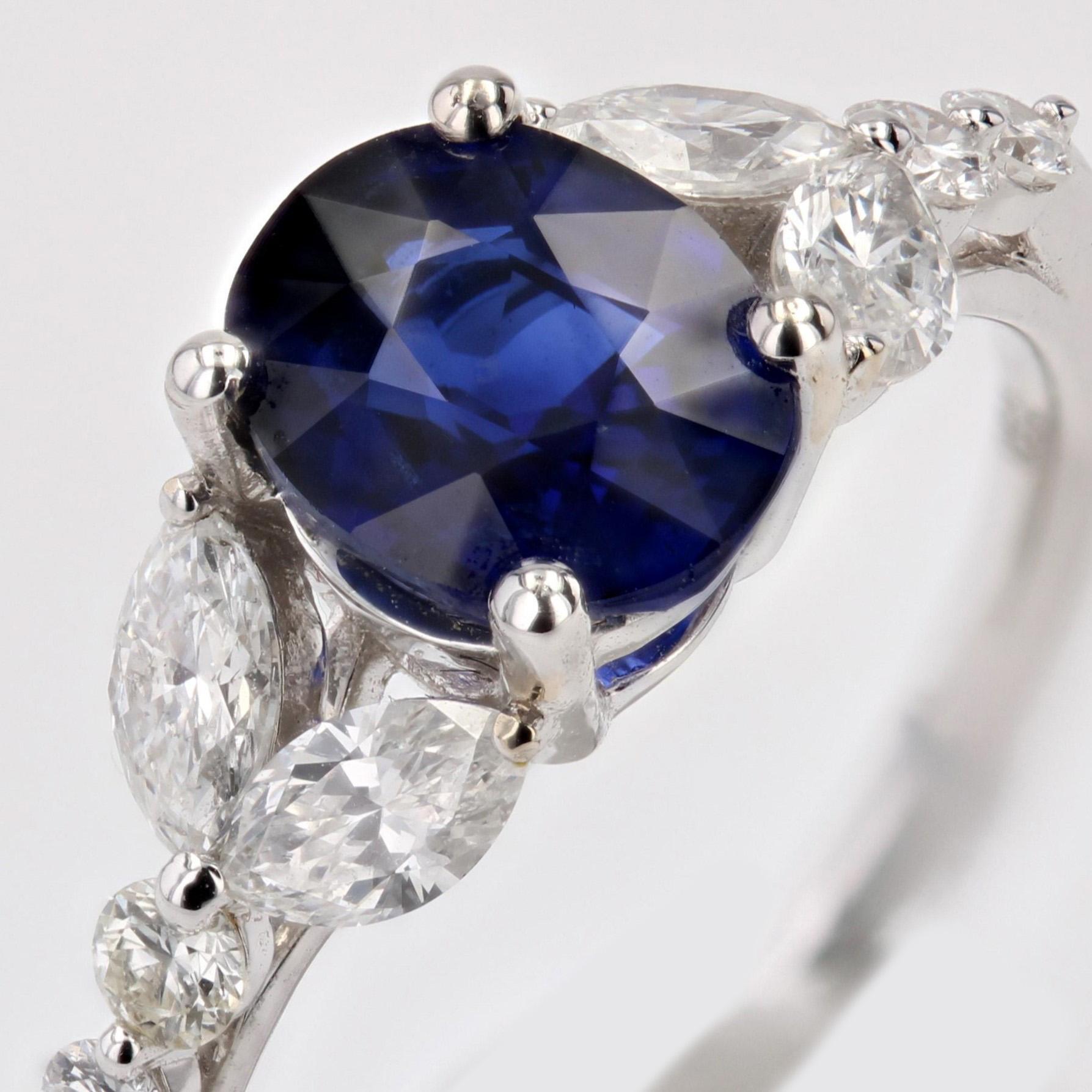 French Modern 1.51 Carat Royal Blue Sapphire Diamonds 18 Karat White Gold Ring For Sale 5