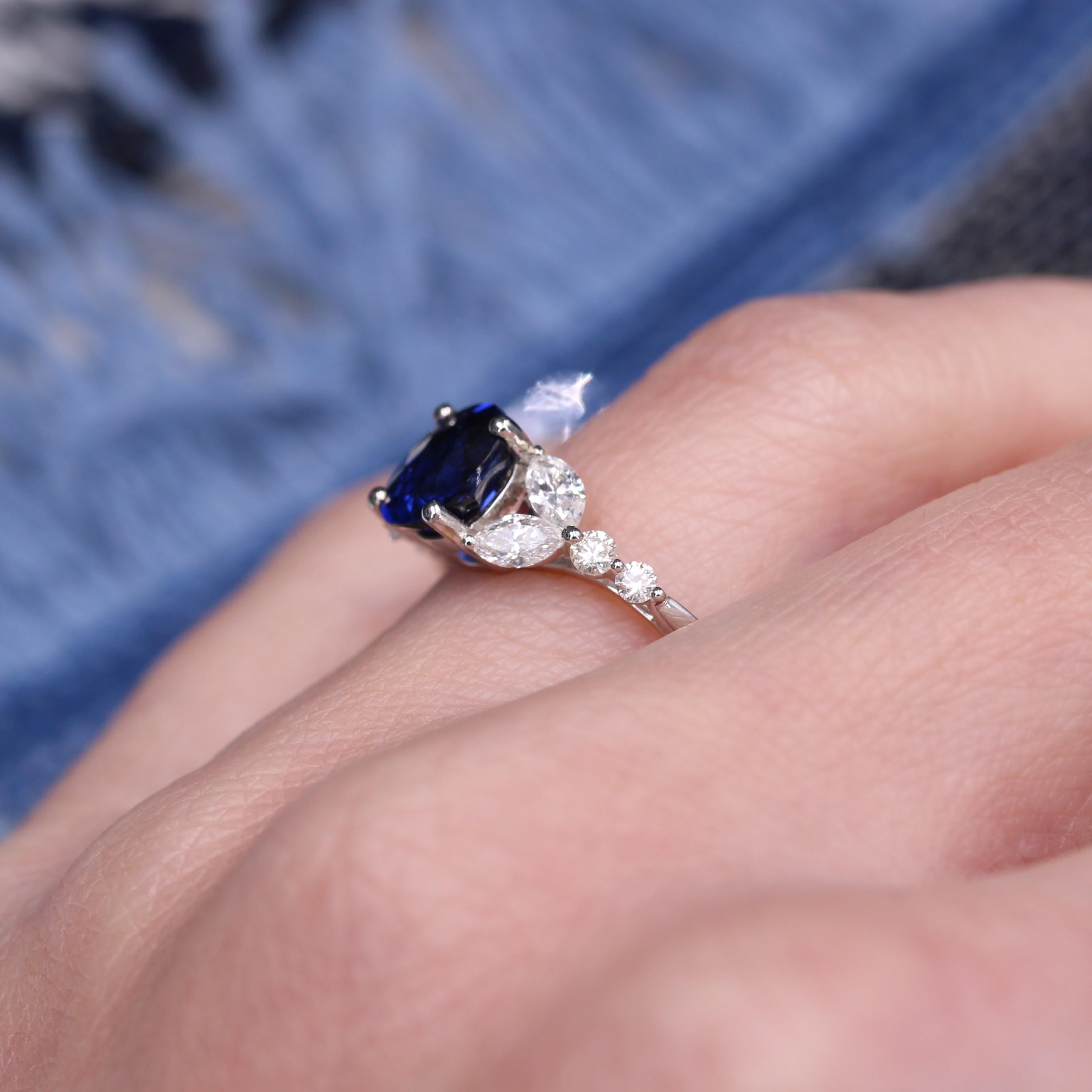 French Modern 1.51 Carat Royal Blue Sapphire Diamonds 18 Karat White Gold Ring For Sale 10