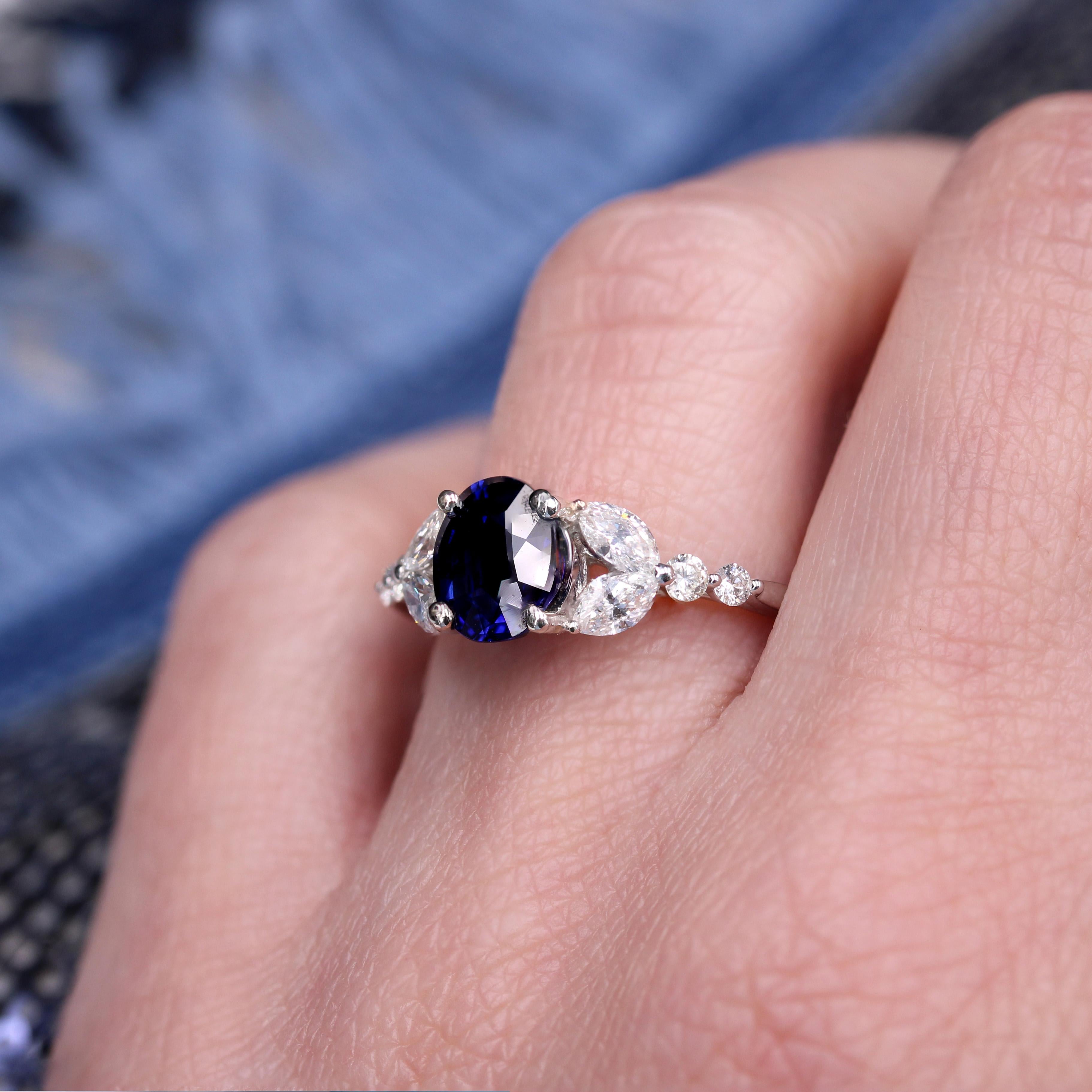 French Modern 1.51 Carat Royal Blue Sapphire Diamonds 18 Karat White Gold Ring For Sale 12