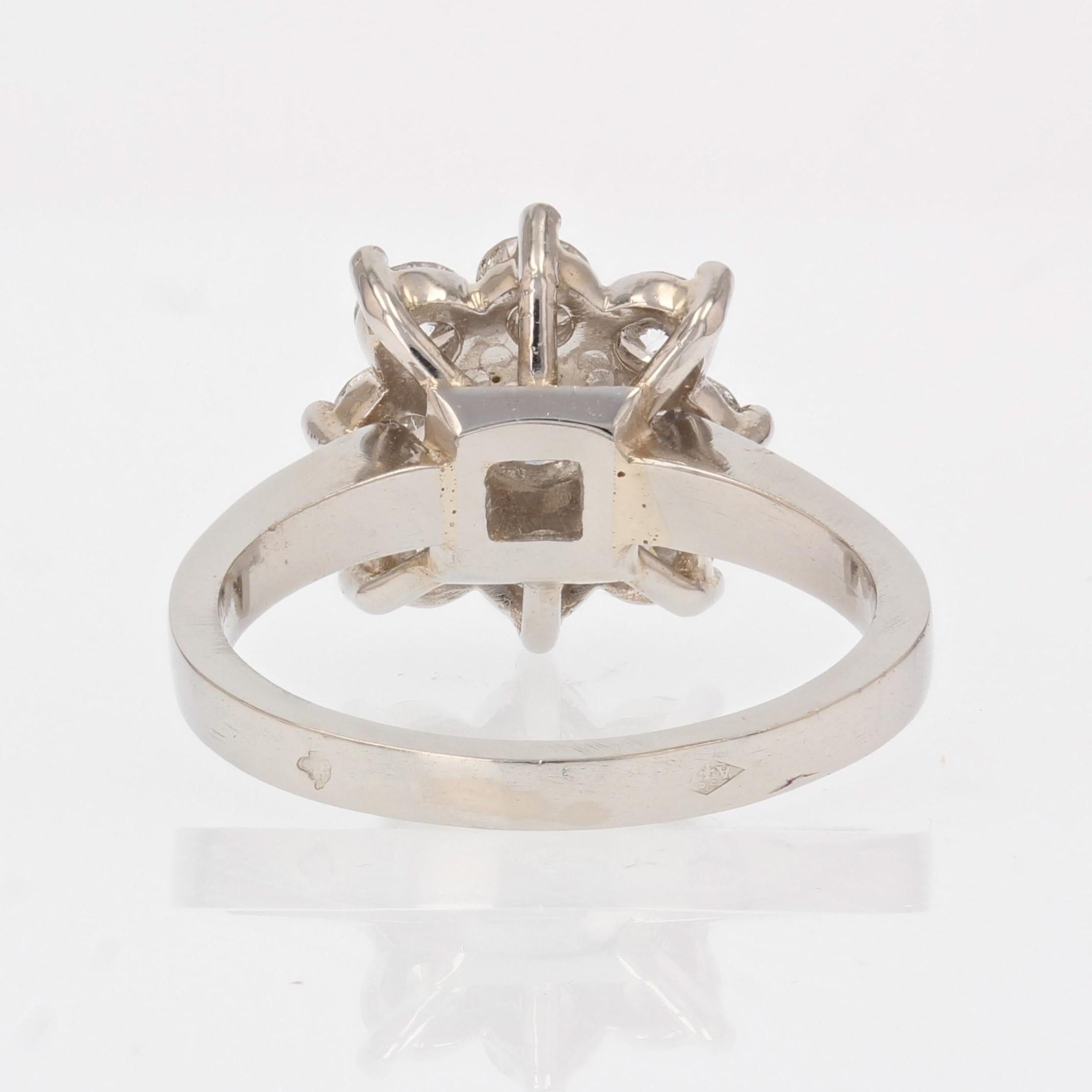 French Modern 1.67 Carats Diamonds Platinum Square Daisy Cluster Ring For Sale 6