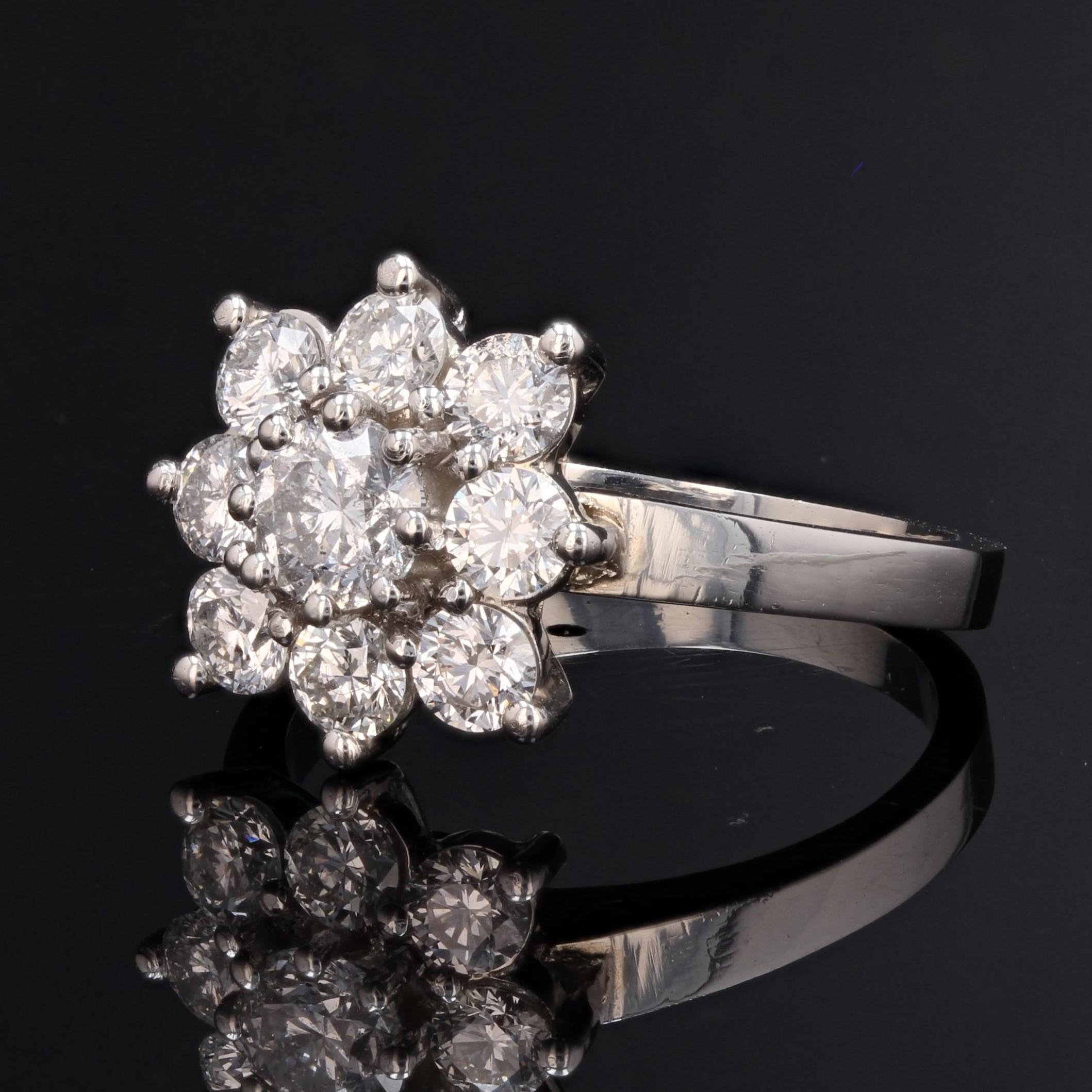 Women's French Modern 1.67 Carats Diamonds Platinum Square Daisy Cluster Ring For Sale